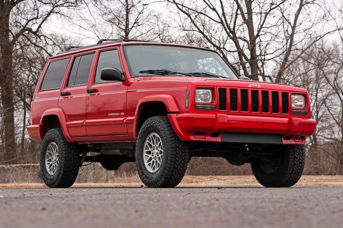 Rough Country 3" Lift Kit for 1984-2001 Jeep Cherokee XJ 2WD/4WD - 670XN2