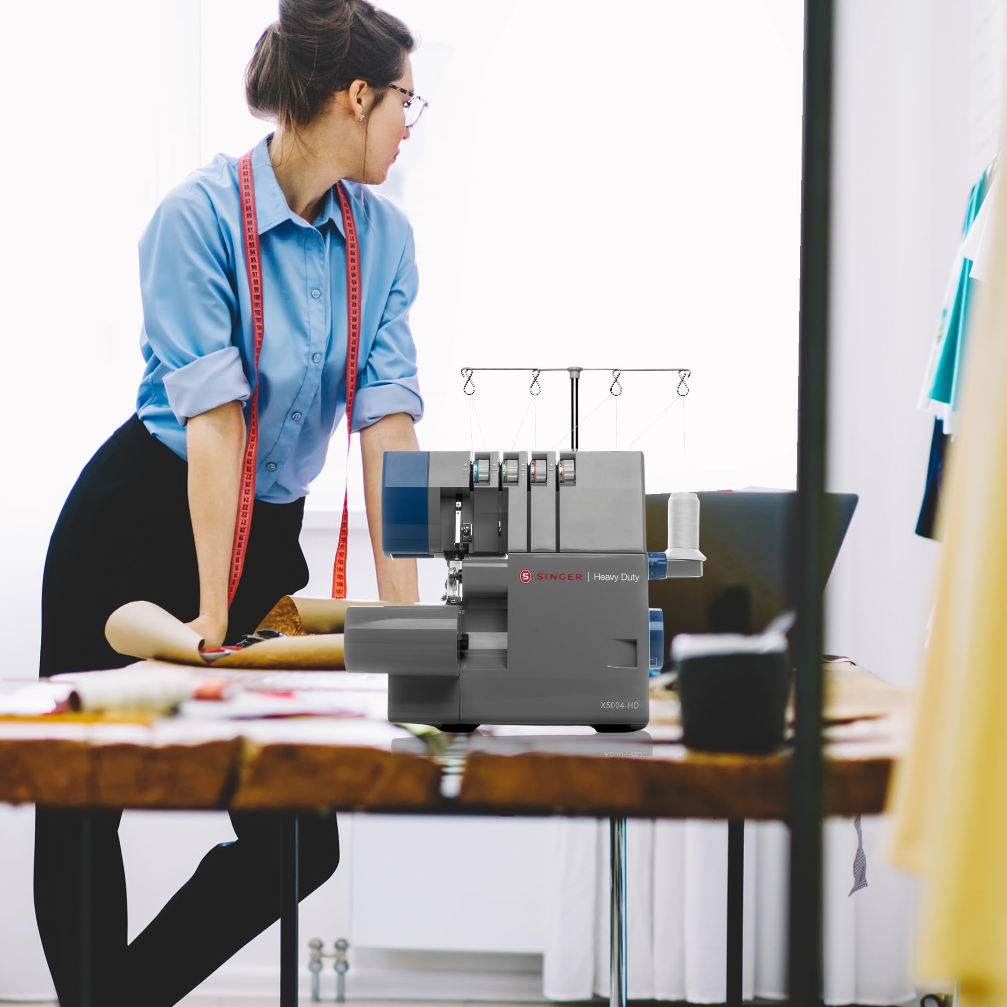 SINGER X5004-HD Metal Frame Serger & Overlock Machine | 2-3-4 Stitch Capability, 8 Built-In Stitches, 1300 Stitches per minute, Adjustable Differential Feed & 2 LED Lights (Grey/Blue)