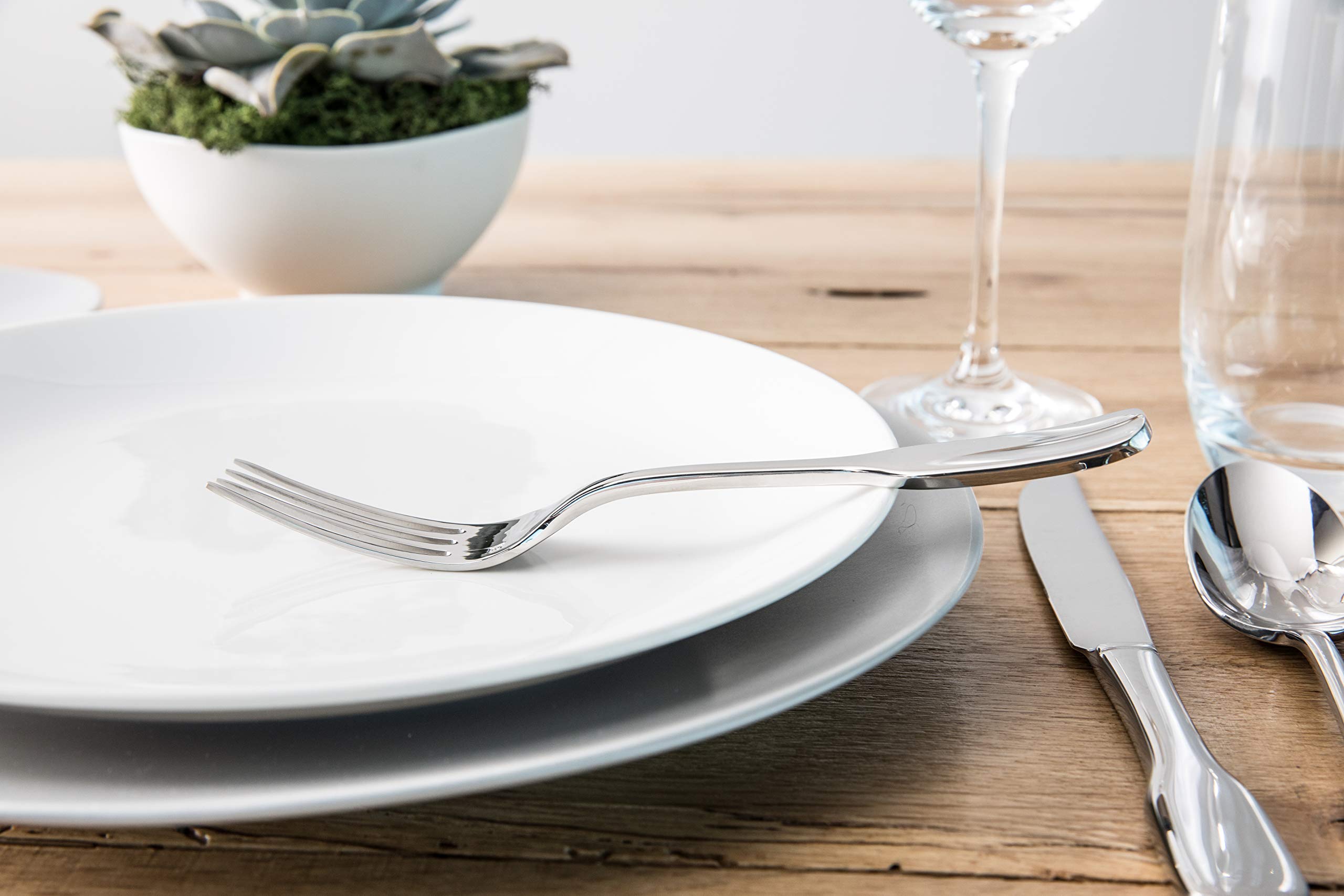 Fortessa Vitraluxe Dinnerware Heirloom Dinner Plate, 10.75-Inch, Set of 4, Linen