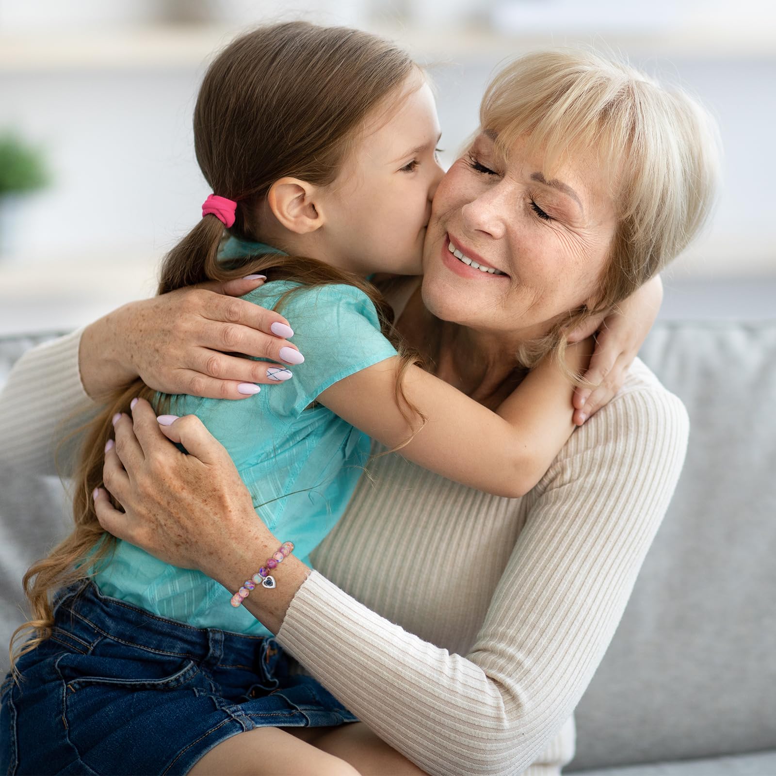 SERENEY Grandma Christmas Gifts as Nana Gifts from Grandkids, Grandma Bracelet as Grandma Birthday Gifts from Granddaughter, I Love You Bracelet as Nana Jewelry Gift for Grandmother from Grandchildren