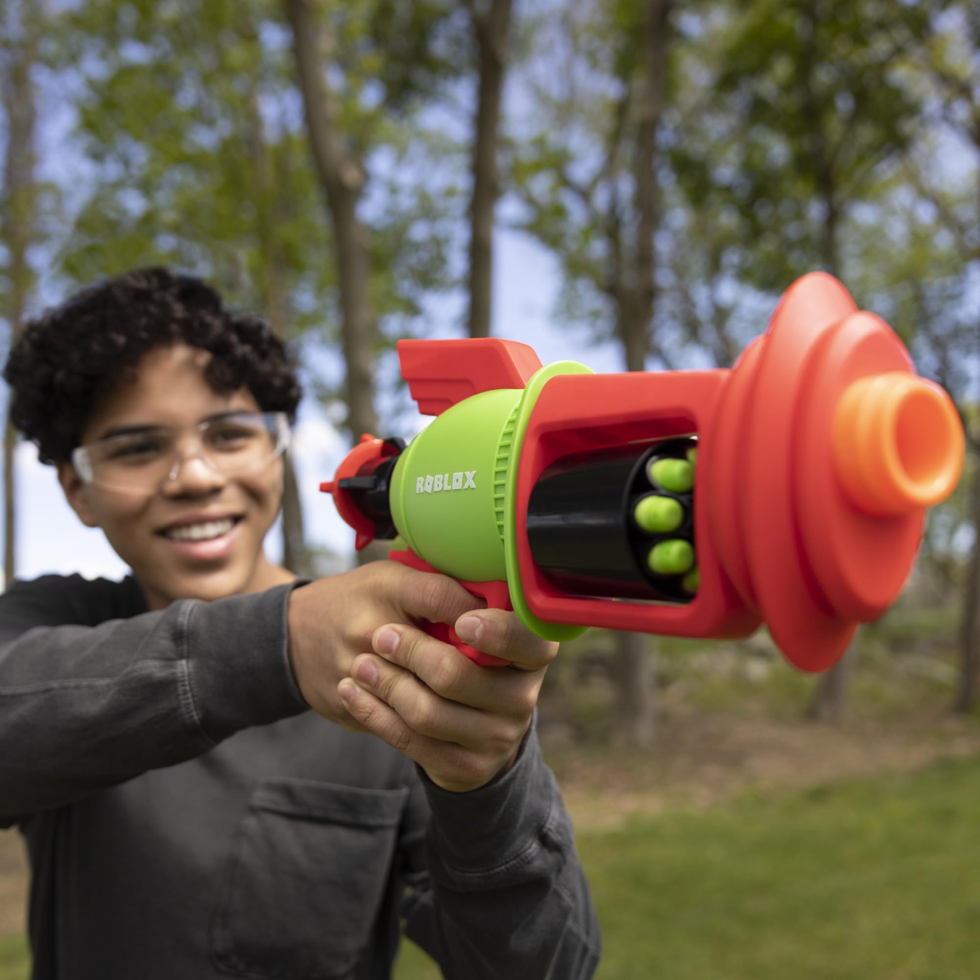 Nerf Roblox Build A Boat for Treasure: Spacelock Ray Blaster, Includes Code to Redeem Exclusive Virtual Item, 8 Elite Darts