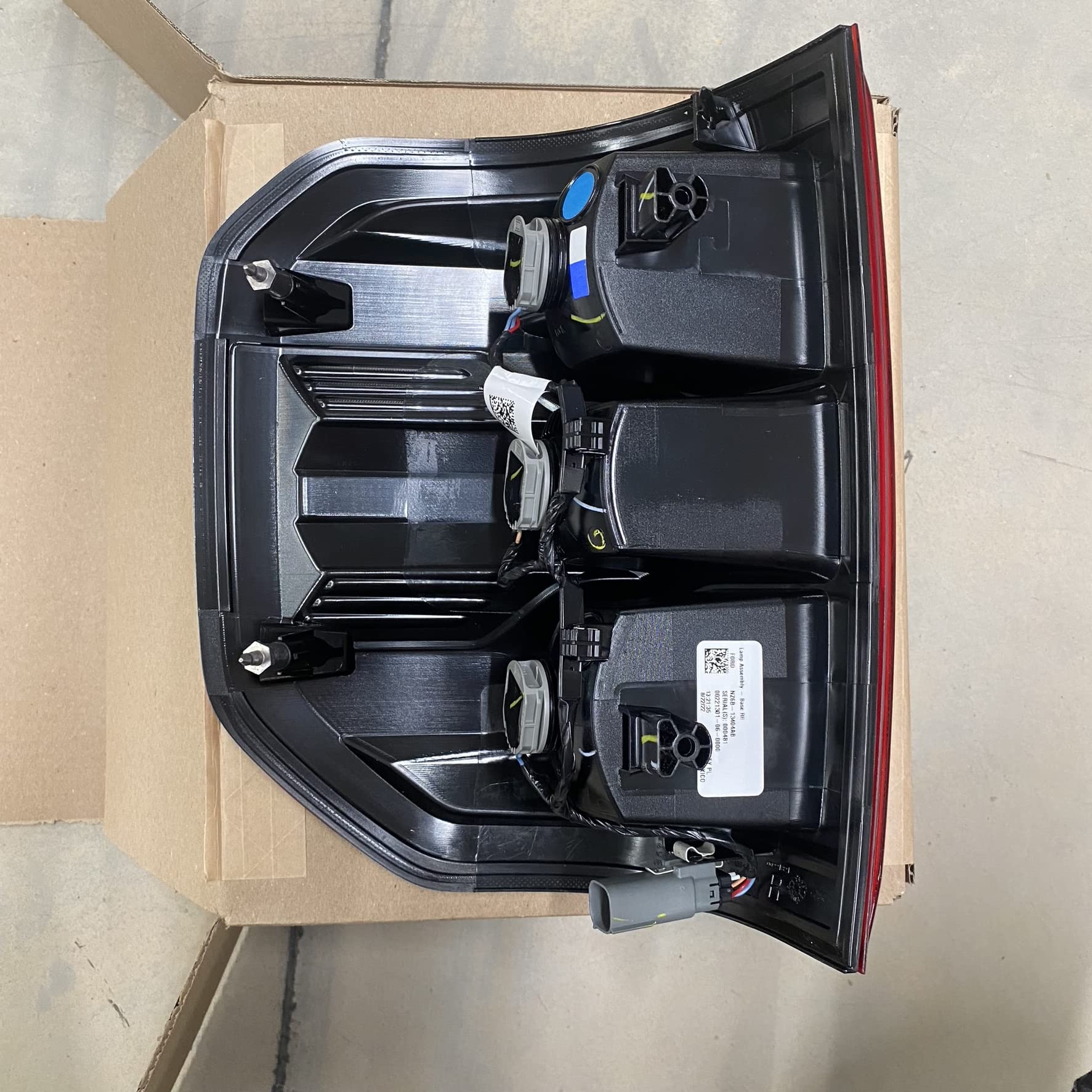 Ford 21-23 Maverick RH Passenger Halogen Tail Lamp Assembly NZ6Z13404A