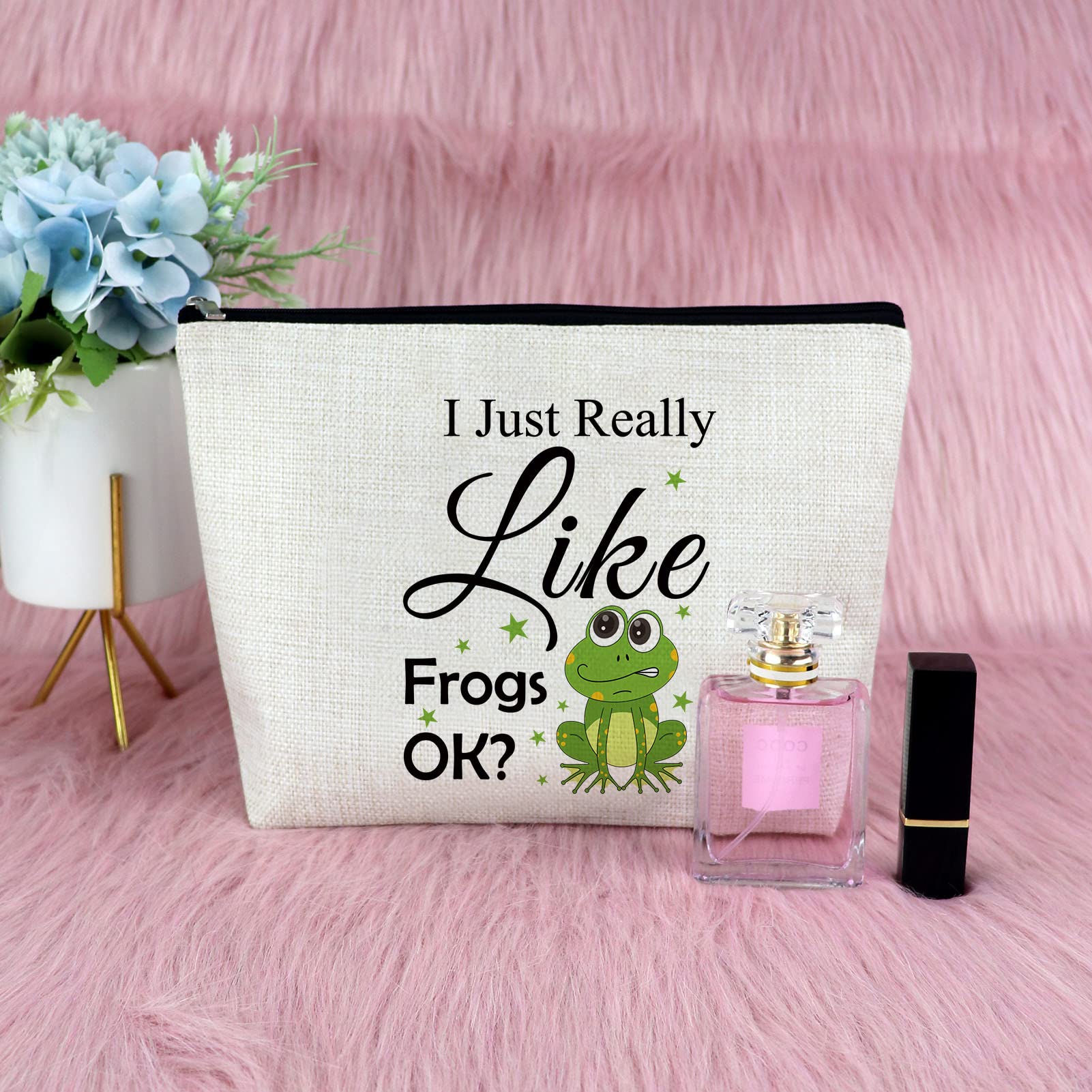 Frog Lover Gift for Girls Makeup Bag Frog Gift for Women Frog Themed Gift Animal Lover Gift for Teen Cosmetic Bag Inspirational Gift for Sister Friends Birthday Graduation Gift Travel Cosmetic Pouch