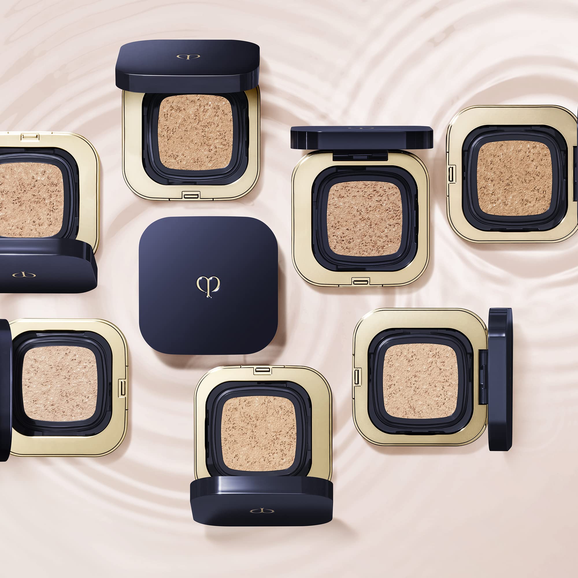 Clé de Peau Beauté, Radiant Cushion Foundation Dewy, Very Light Beige