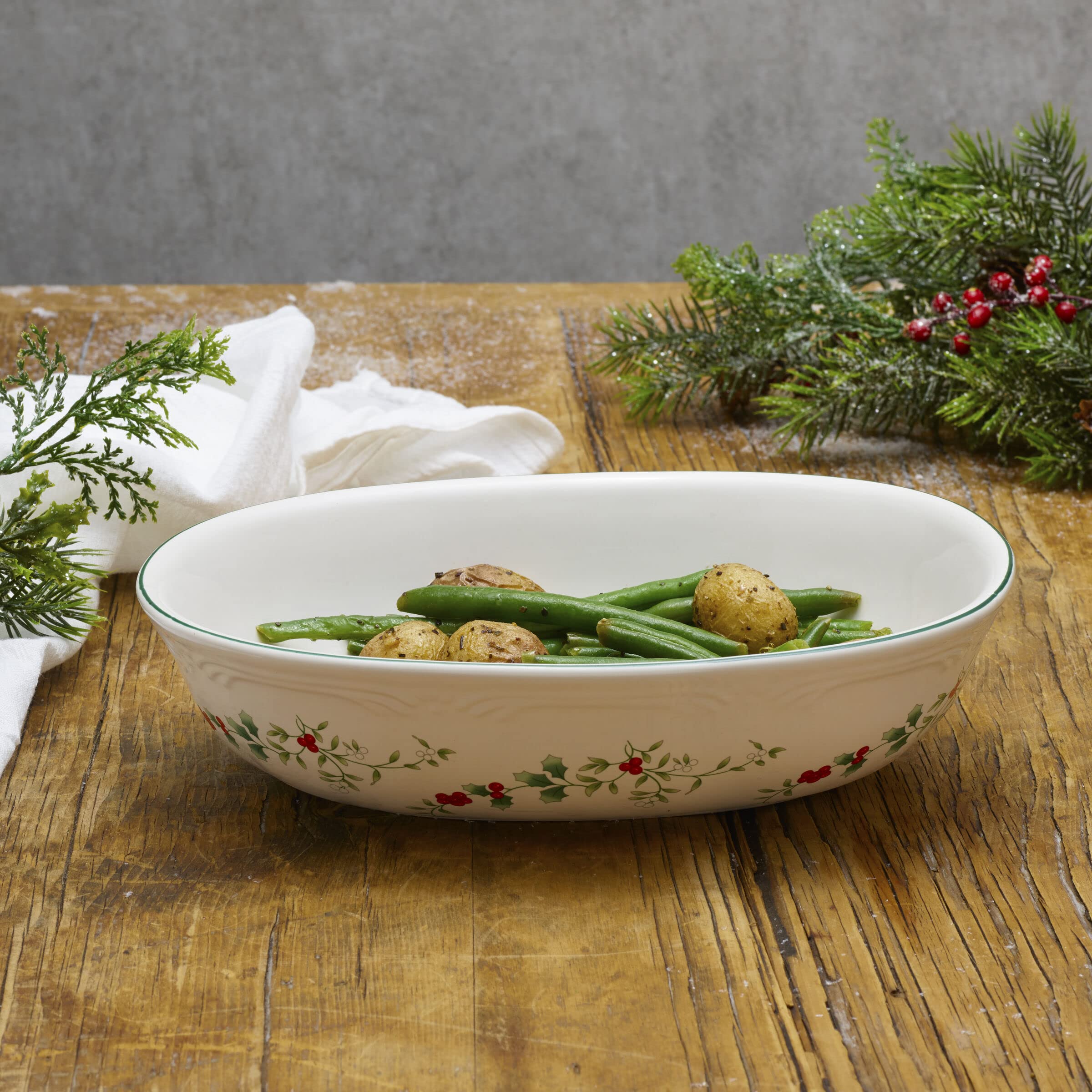 Pfaltzgraff Winterberry Oval Vegetable Bowl, 1.5 quart, Assorted