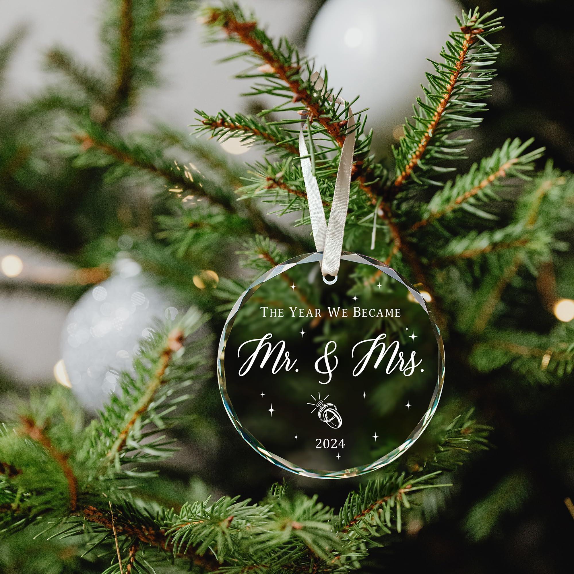 Wedding Gifts - Mr and Mrs Gifts - Wedding Gifts for Couples 2024, Wedding Gifts for Couple, Wedding Gifts for Bride - Future Mr and Mrs, Bridal Shower Gifts - 1st Married Christmas Glass Ornament