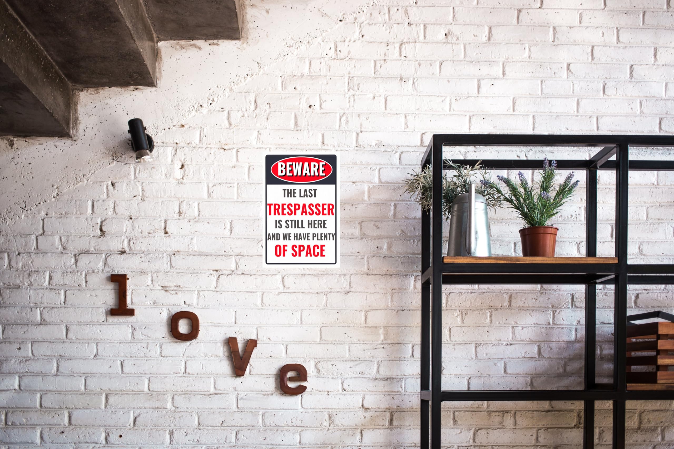 Carastora Spooky Halloween Decor Sign – Rustic Metal Wall Art for Outdoor Fence, Patio, Garage, or Man Cave, Funny Haunted Theme, 12x8 Inch