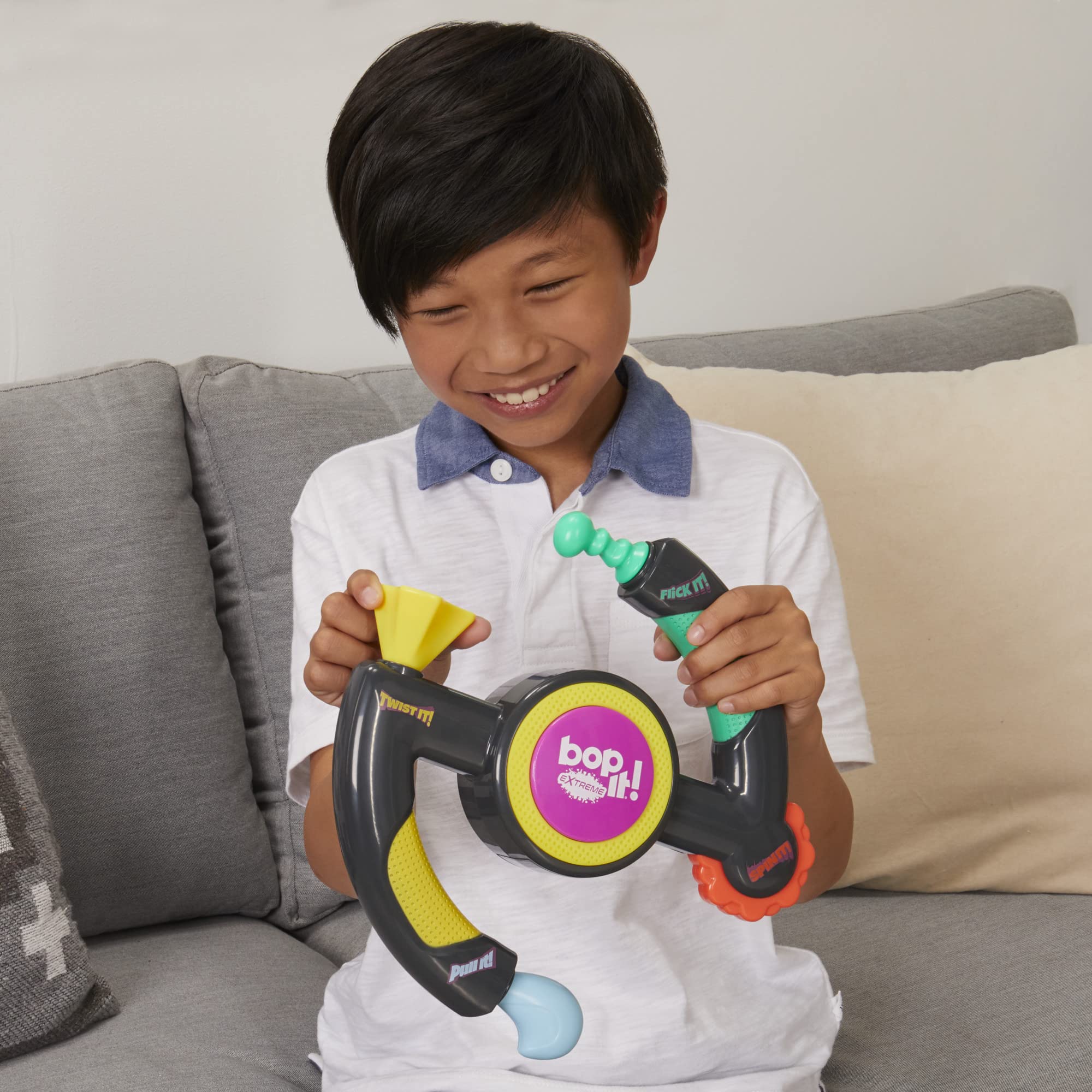 Hasbro Gaming Bop It! Extreme Electronic Game for 1 or More Players, Fun Party Interactive Game for Kids Ages 8+, 4 Modes Including One-On-One Mode