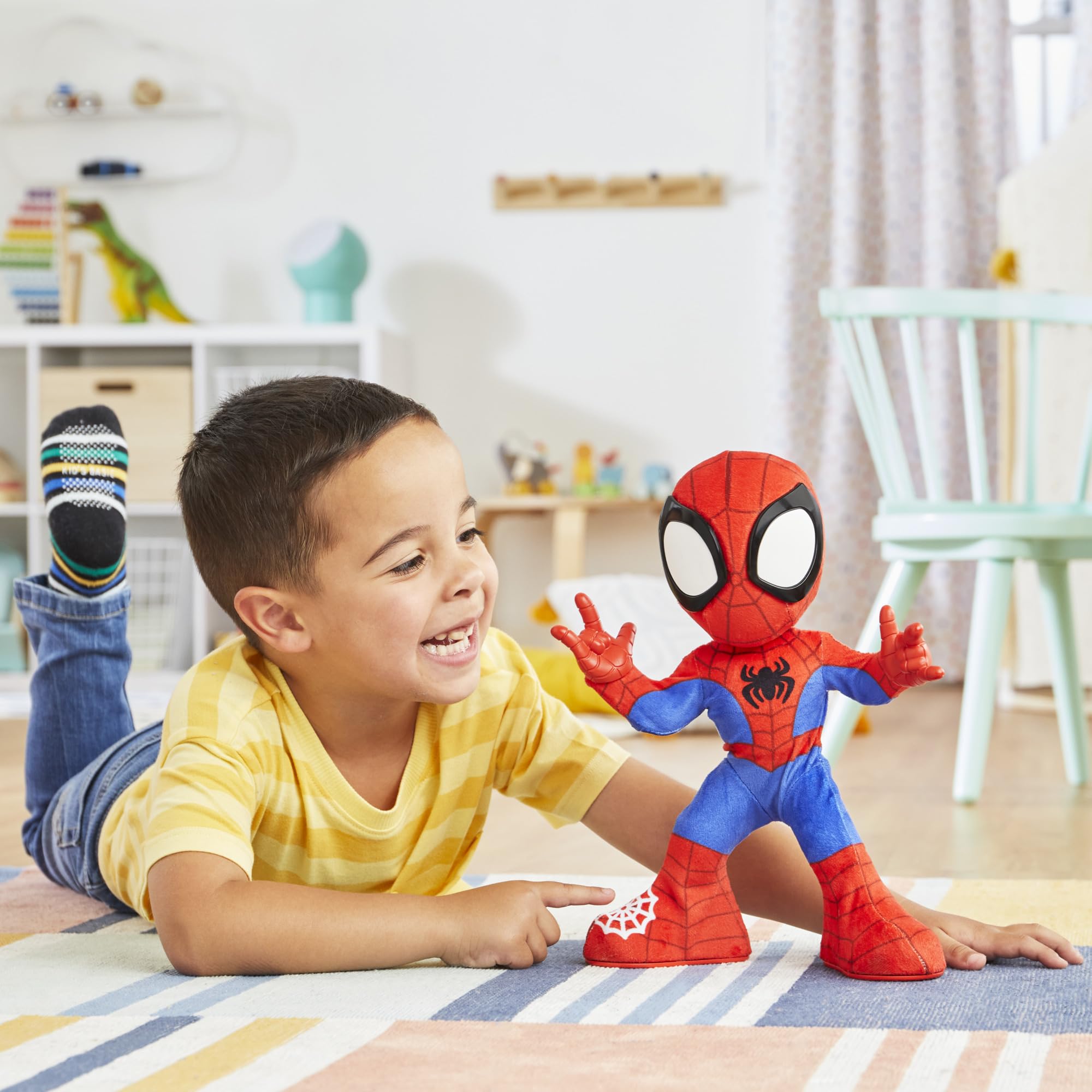 Spidey and his Amazing Friends Marvel Dance 'N Crawl Spidey, Interactive Plush Toy with 20 Phrases & Sounds, 2 Songs, Super Hero Toys for Kids 3 & Up