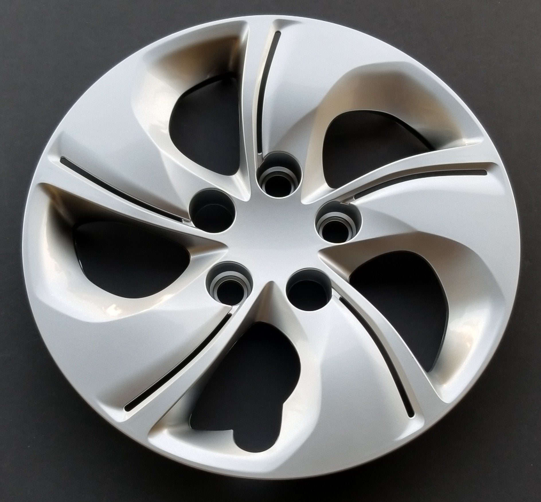 New Wheel Covers Hubcaps Fits 2013-2015 Honda Civic, 15 Inch; 5 Twisted Spoke; Silver Color; Plastic; Set of 4; Bolt On