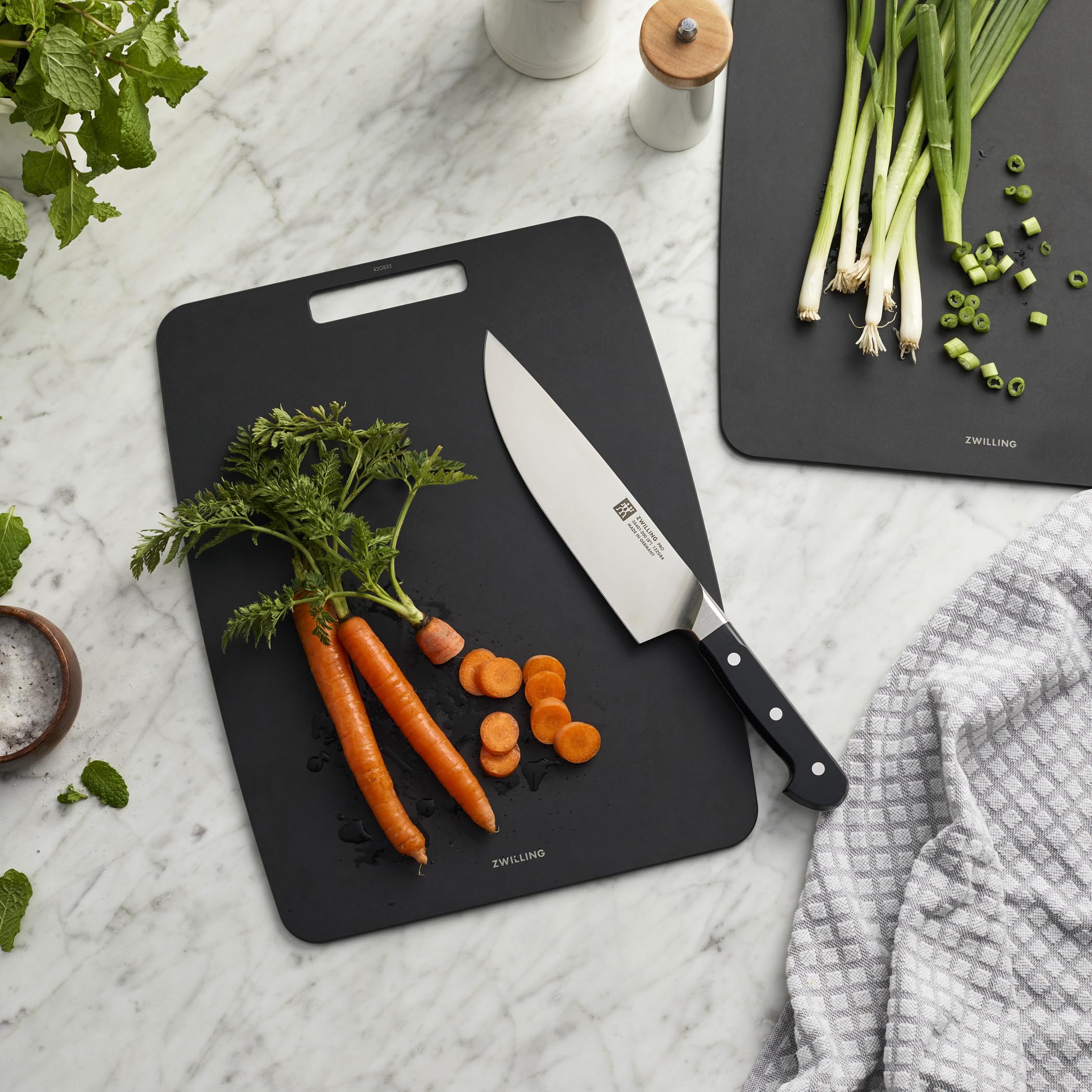 ZWILLING Plant Fiber 14.5-in x 11.25-in Cutting Board - Slate