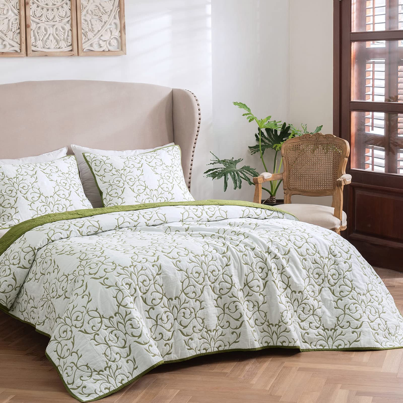 mixinni Reversible 3-Piece Green Embroidery Pattern Elegant Cotton Quilt Set with Embroidered Decorative Shams Soft Bedspread&Coverlet Set-King Size