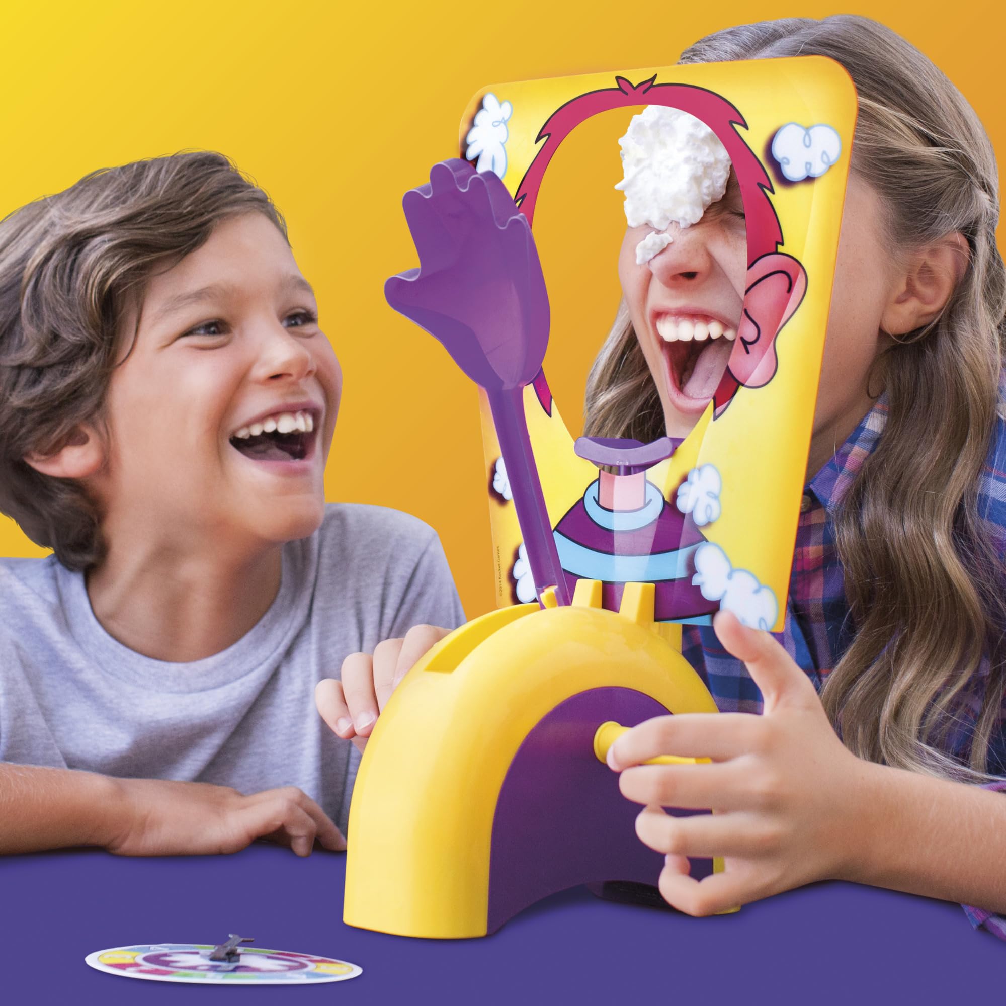 Hasbro Gaming Pie Face Game | Whipped Cream Family Board Game for Kids | Ages 5 and Up | for 2 or More Players | Funny Preschool Games | Kids Gifts