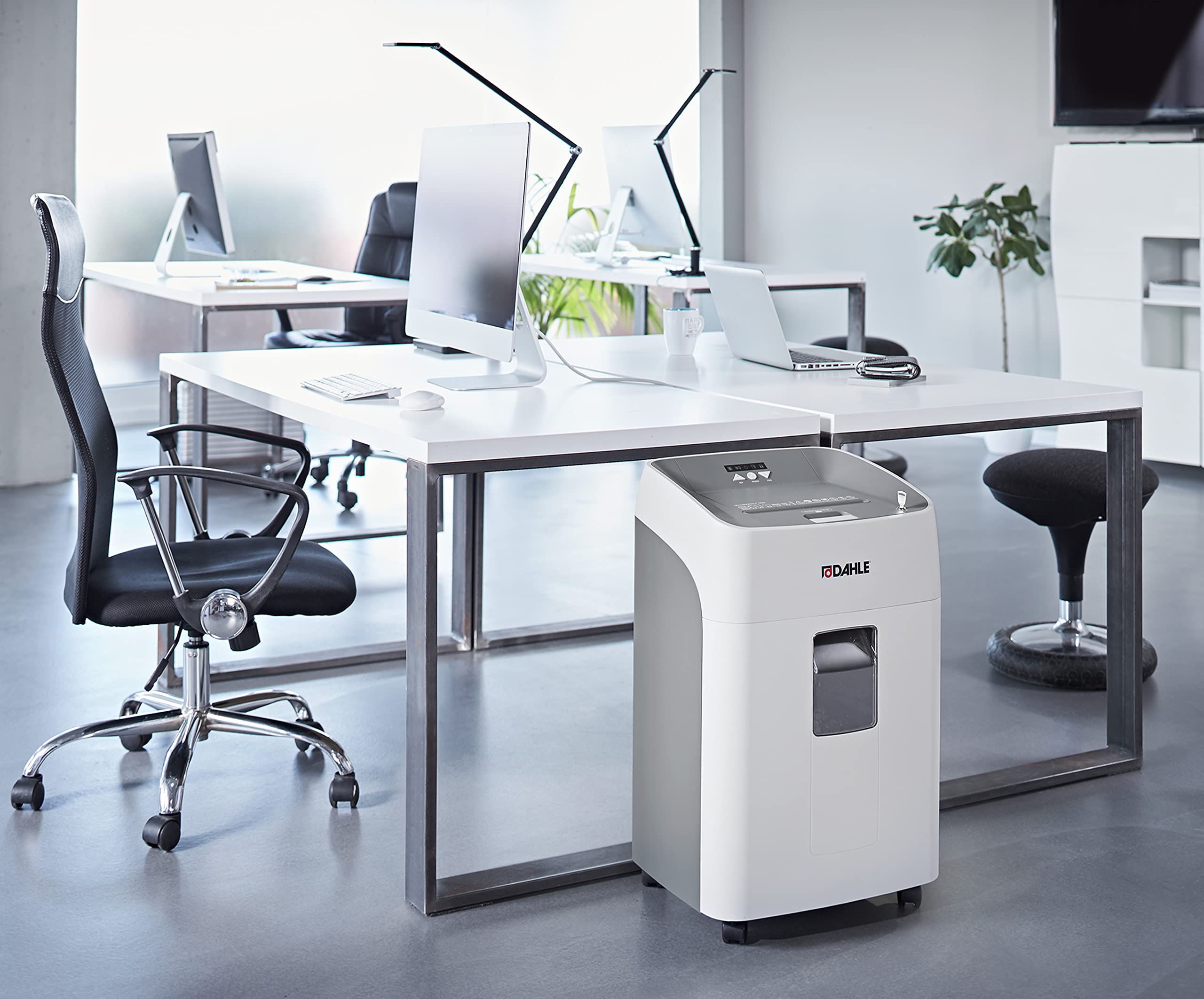 Dahle ShredMATIC SM 300 Auto-Feed Paper Shredder, 300 Sheet Locking bin, Oil-Free, Jam Protection, Security Level P-4, 3-5 Users