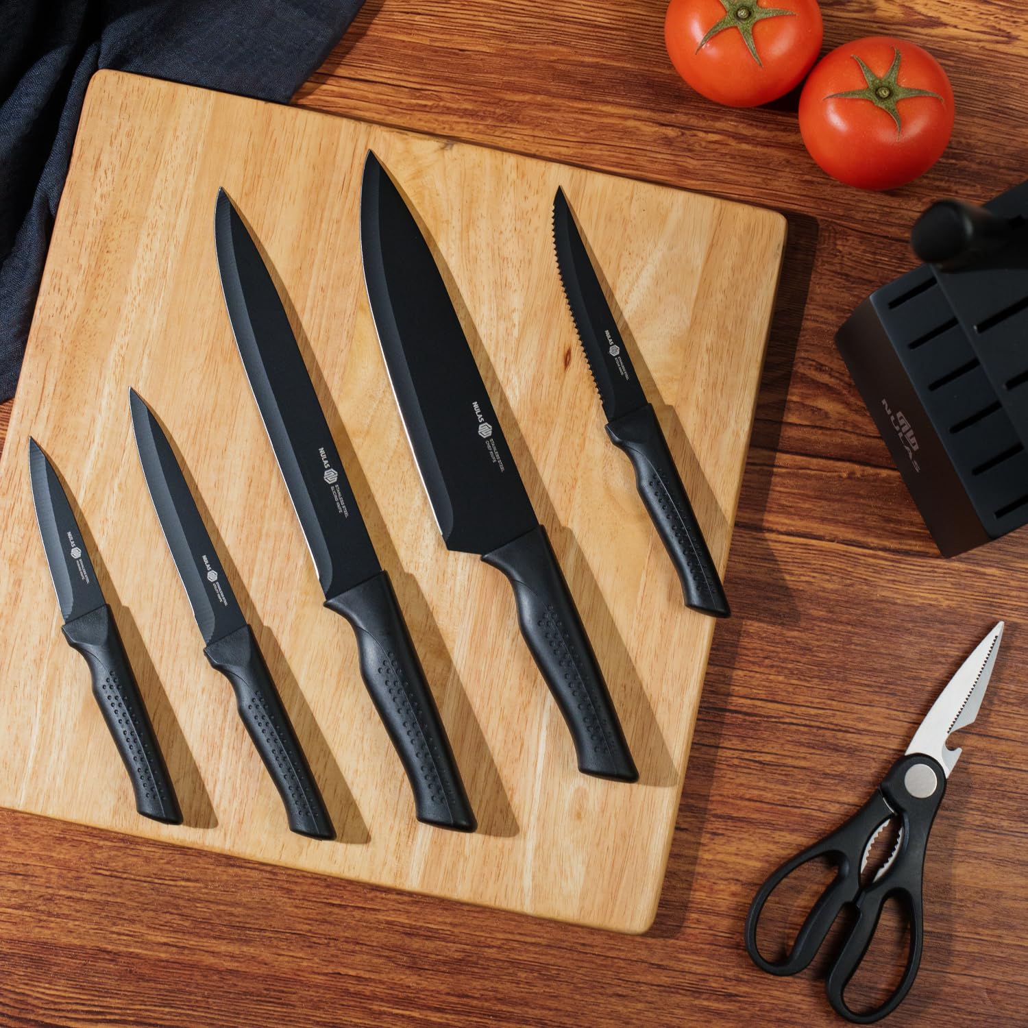 NULAS Knife Set, 15-Piece Kitchen Knife Set with Block and Built-in Sharpener, Dishwasher Safe, Non-slip Handle, 6 Steak Knives, Black