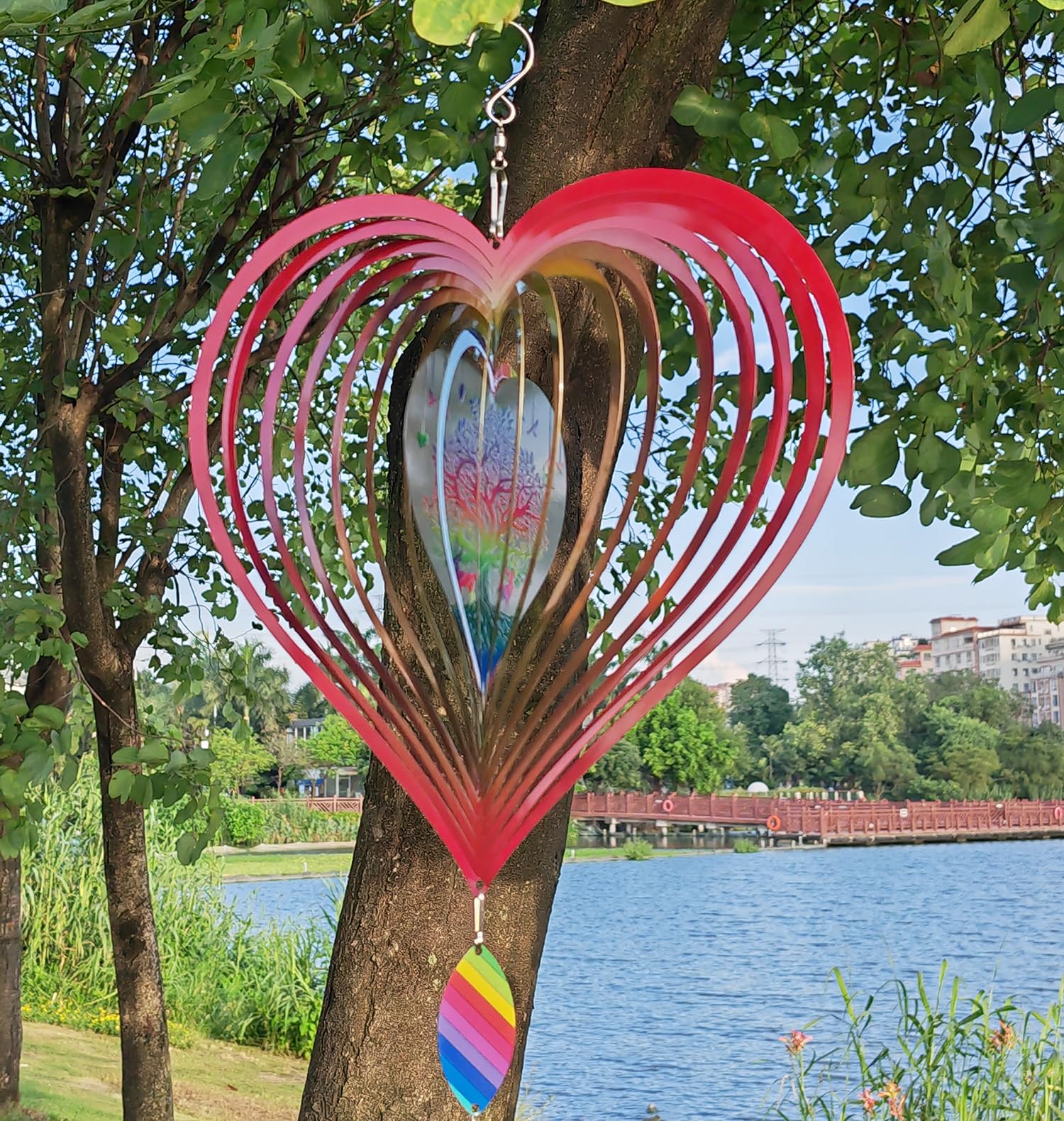 Heart Wind Spinners for Yard and Garden, 3D Metal Ornaments Garden Decor Gifts Stainless Steel Heart Pattern Spinners with 360° Rotating Hook