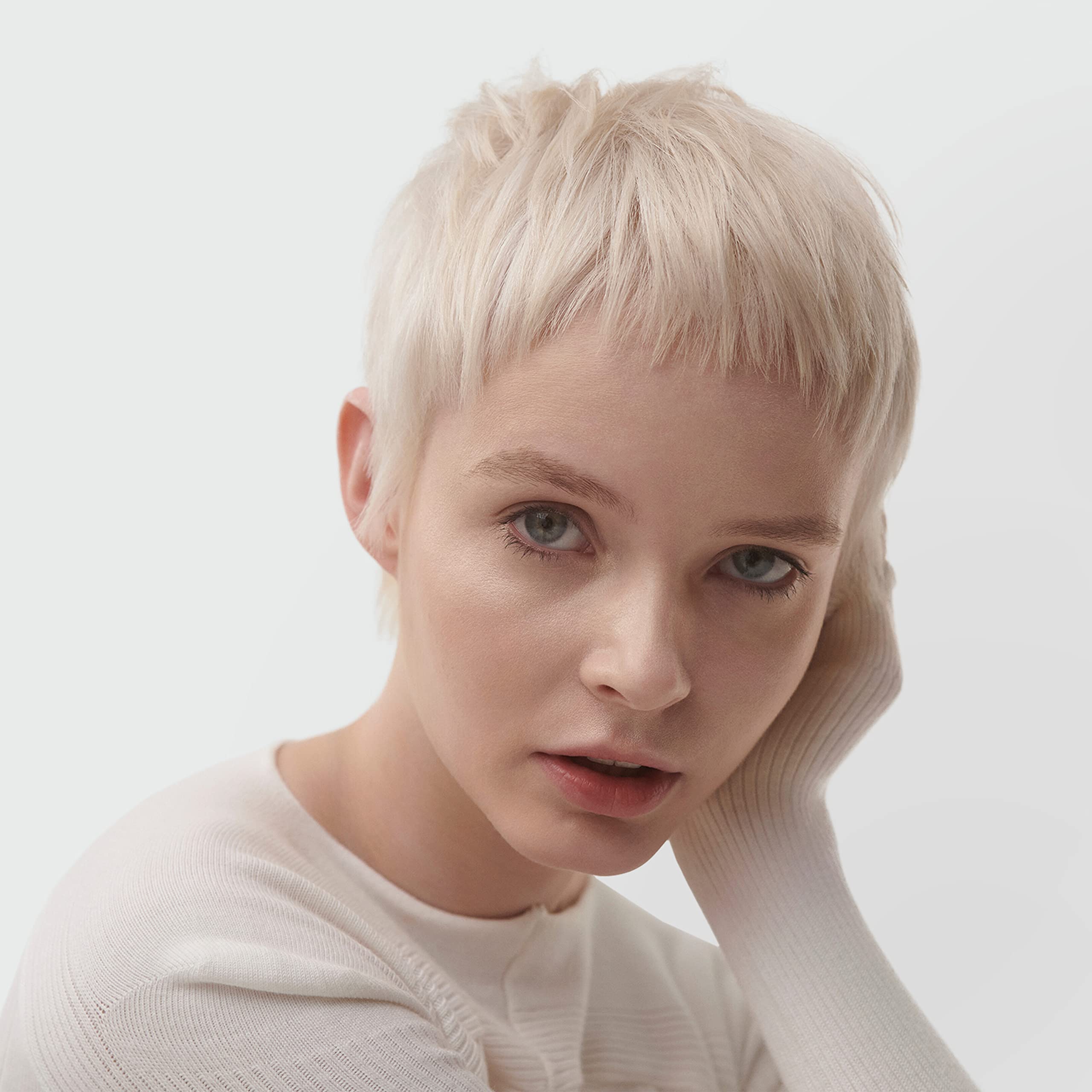 Sebastian Dark Oil Silkening Fragrant Mist, Infused with Jojoba Oil and Argan Oil, 4.5 fl oz