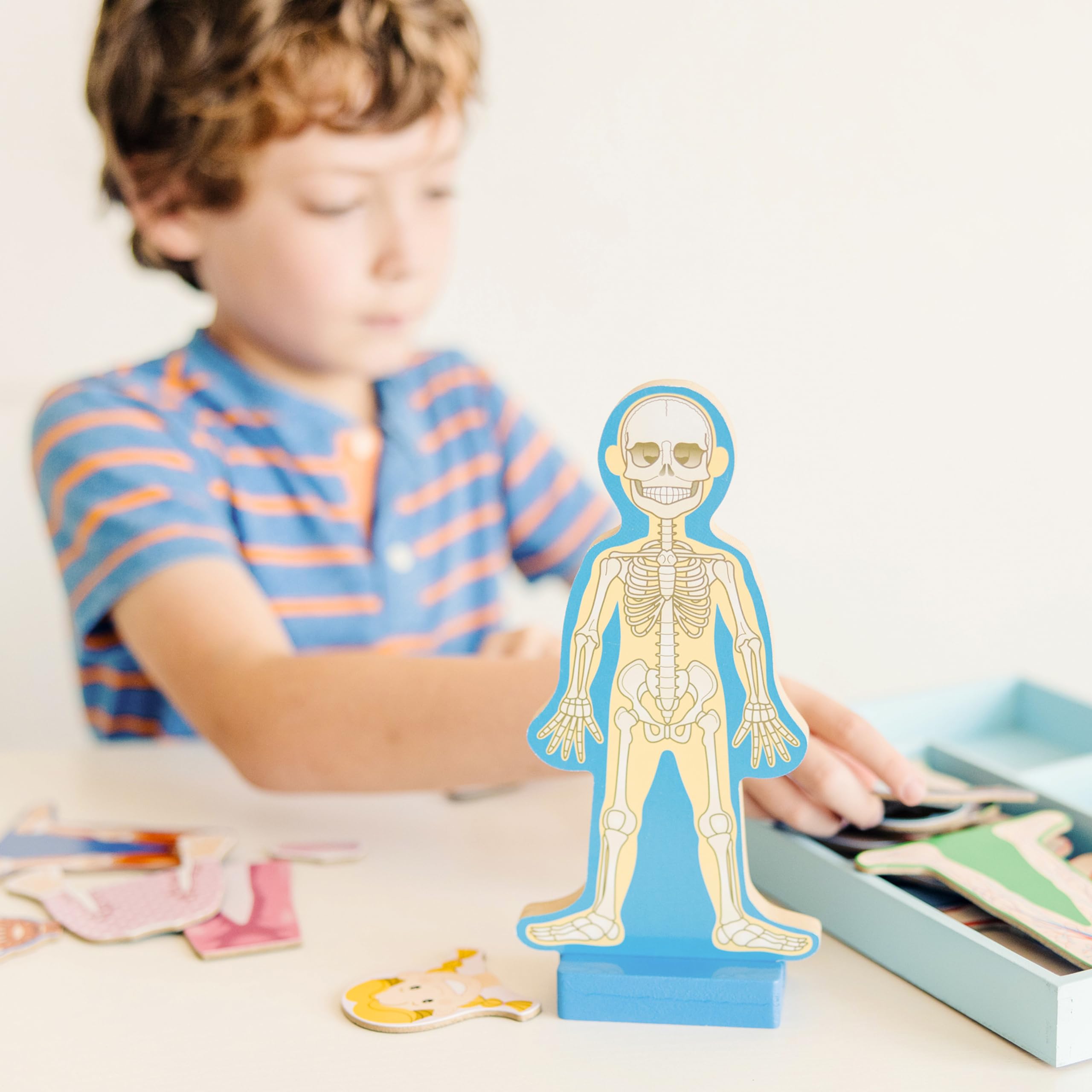 Melissa & Doug Magnetic Human Body Anatomy Play Set With 24 Magnetic Pieces and Storage Tray