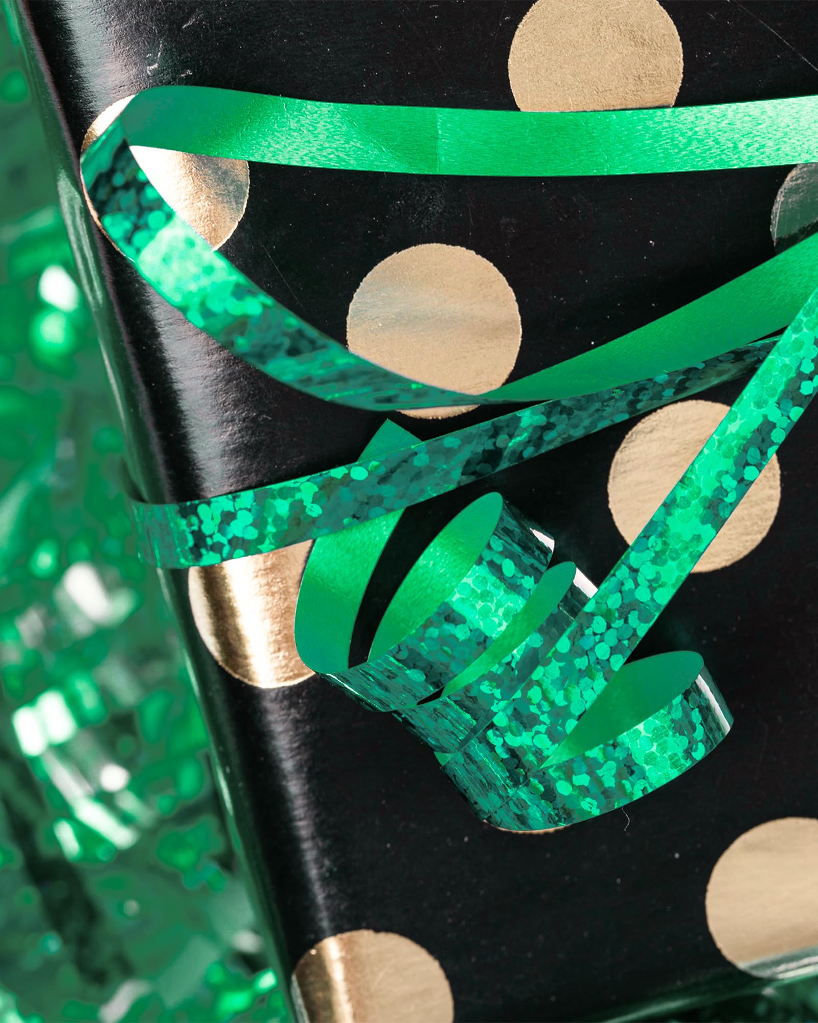 PartyWoo Green Curling Ribbon for Balloons, 600 Yards Iridescent Crimped, Shiny for Craft, Gift Wrapping, Wedding, Florist Flower (6 Rolls, 100 Yards/Roll)