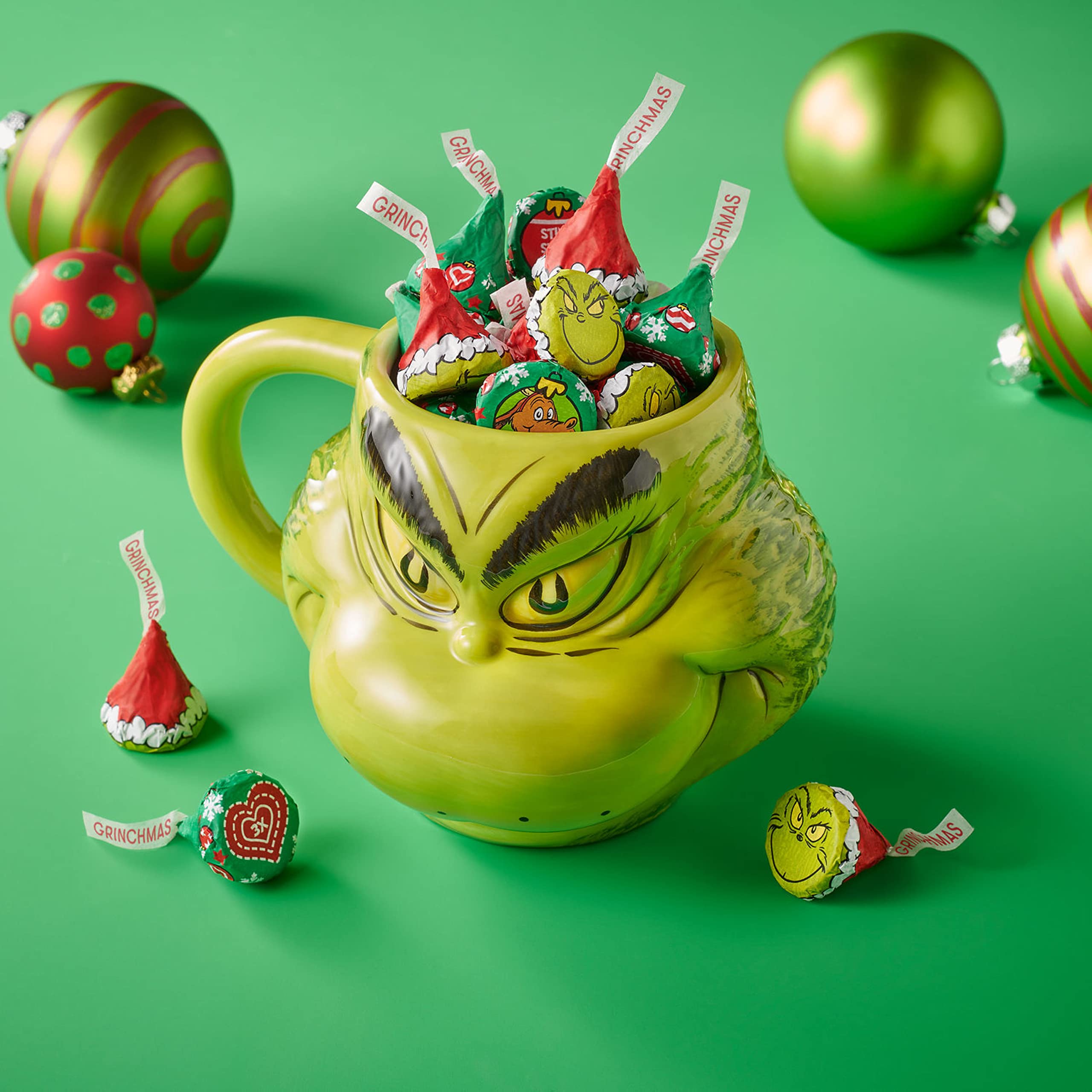 HERSHEY'S KISSES Grinch Milk Chocolate, Christmas Candy Bag, 9.5 oz