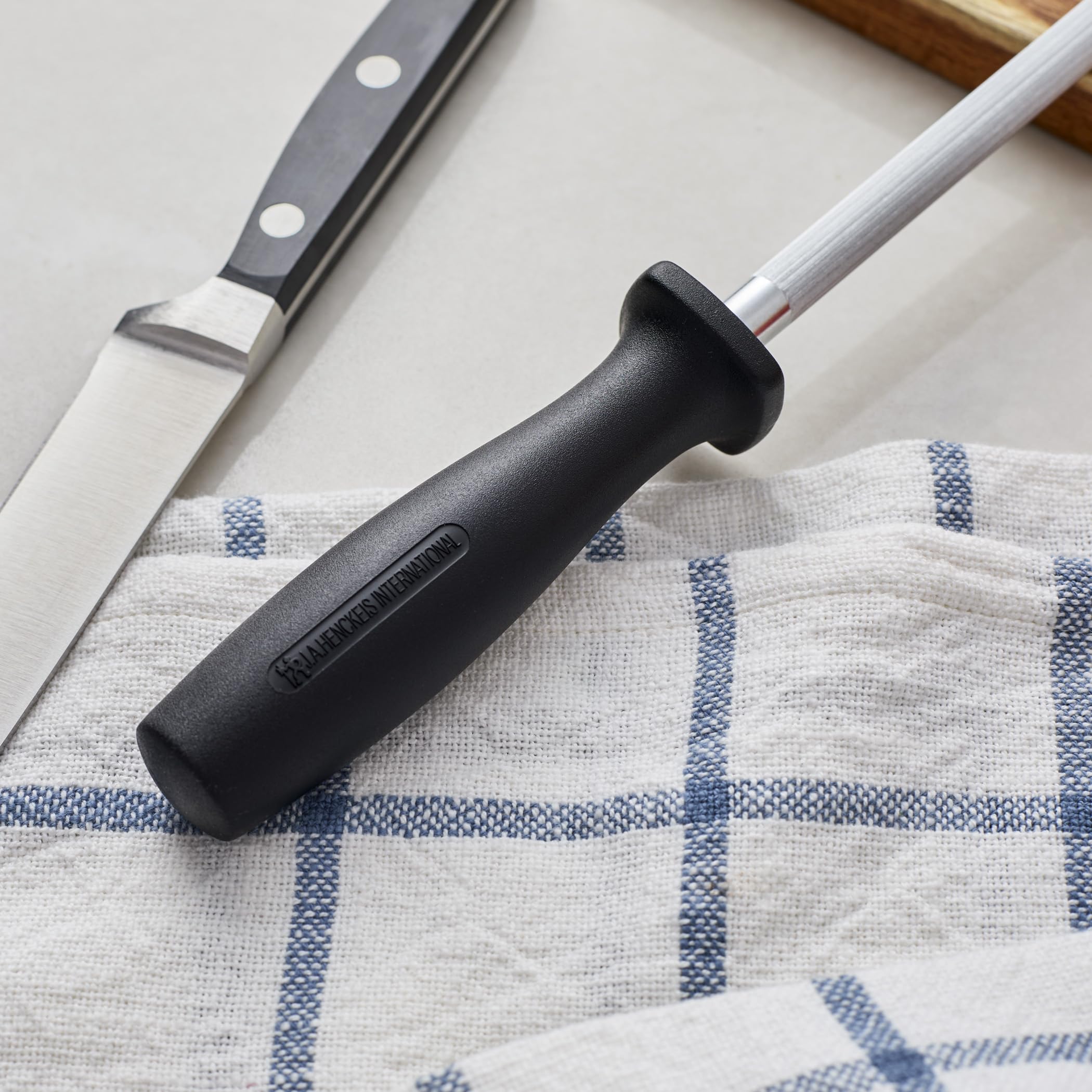 HENCKELS Sharpening Steel, 9-inch Fine Edge Honing Rod for Knife Sharpening and Blade Maintenance – Stainless Steel Knife Sharpener for Kitchen, BBQ Tools, Chef Knives & Outdoor Cooking