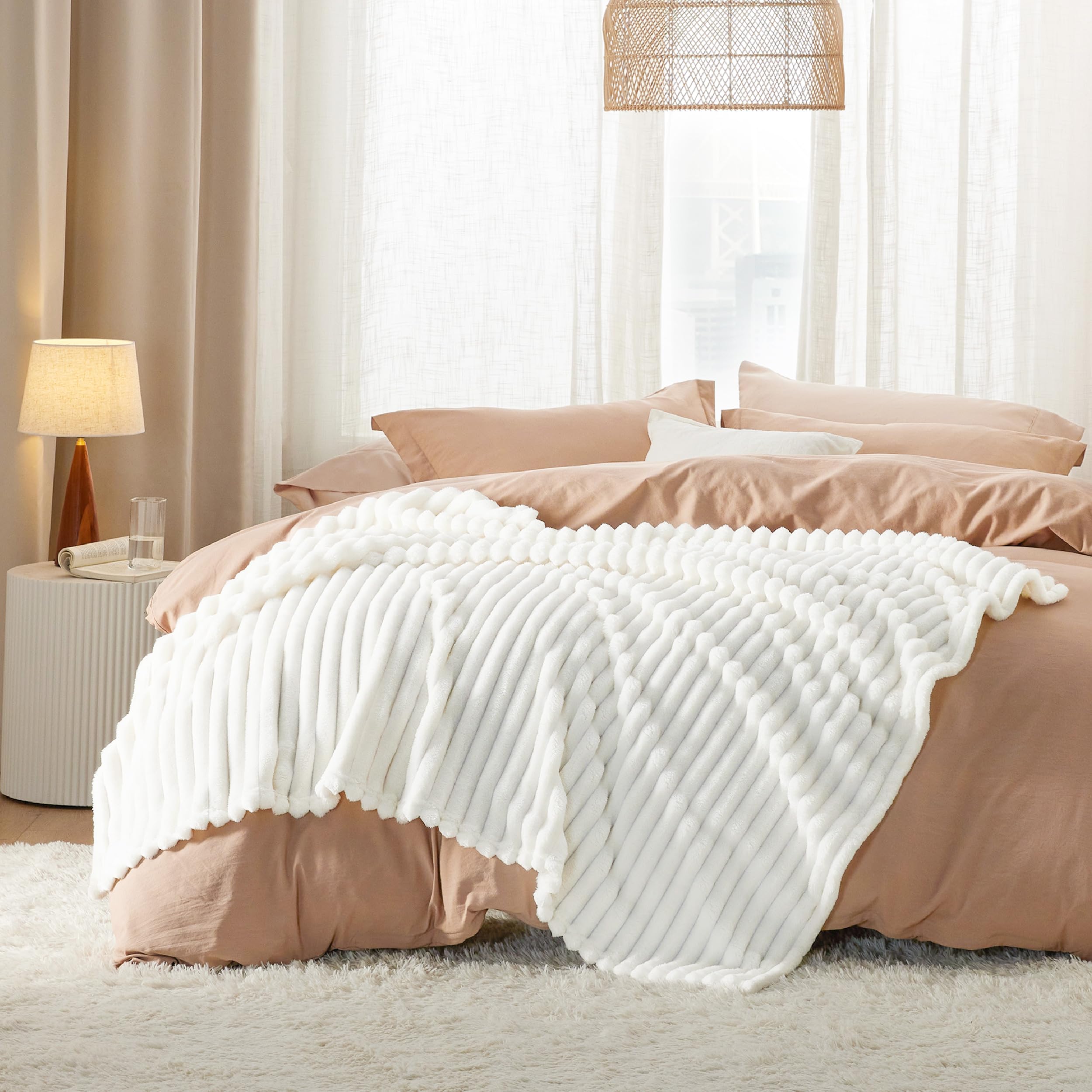 Bedsure White Throw Blanket for Couch - Super Soft Cozy Blankets for Women, Cute Small Fleece Throws for Girls, 50x70 Inches