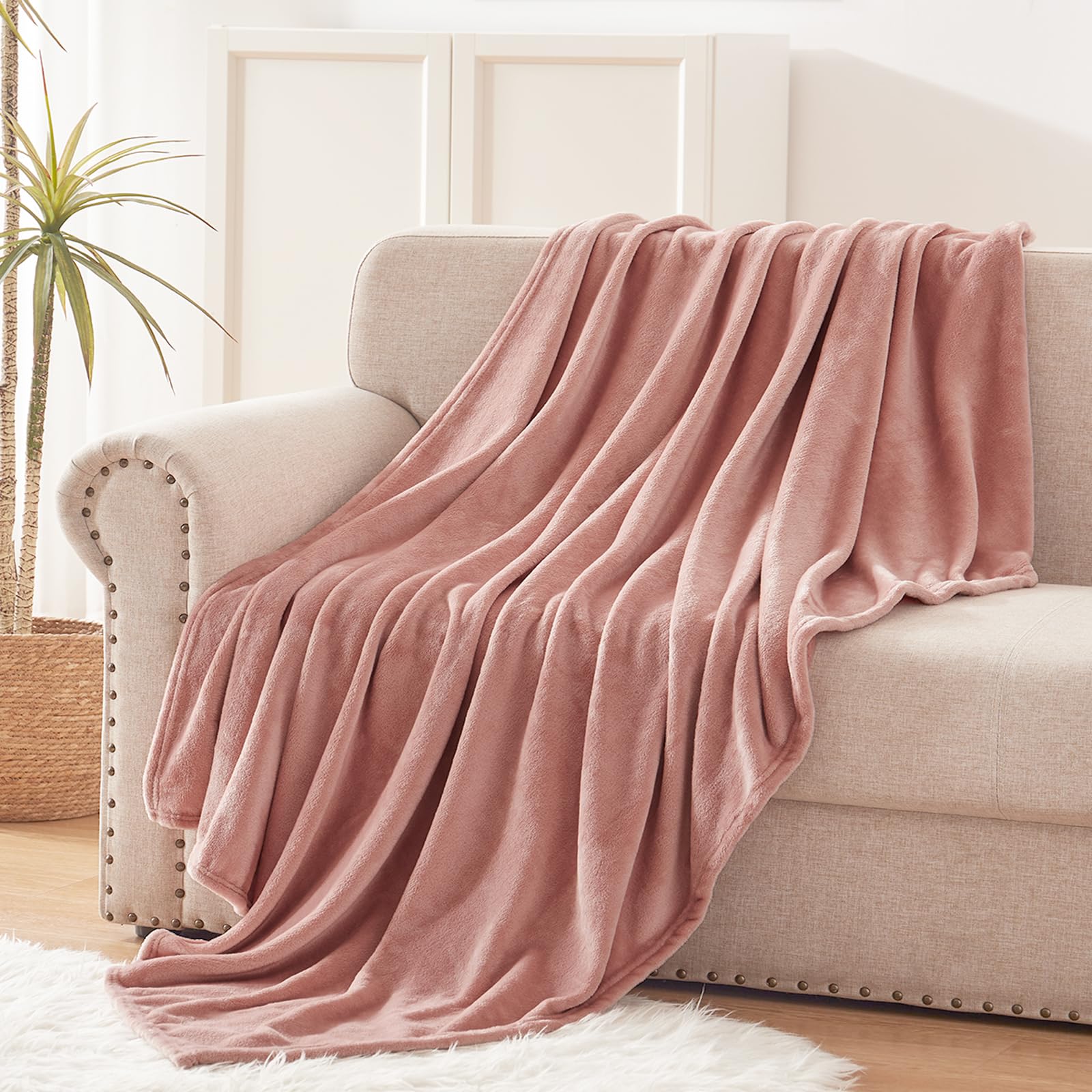 Exclusivo Mezcla Fleece Throw Blanket for Couch, Sofa, 300GSM Super Soft and Warm Blankets, Dusty Pink Throw All Season Use, Cozy, Plush, Lightweight, 50x60 Inches