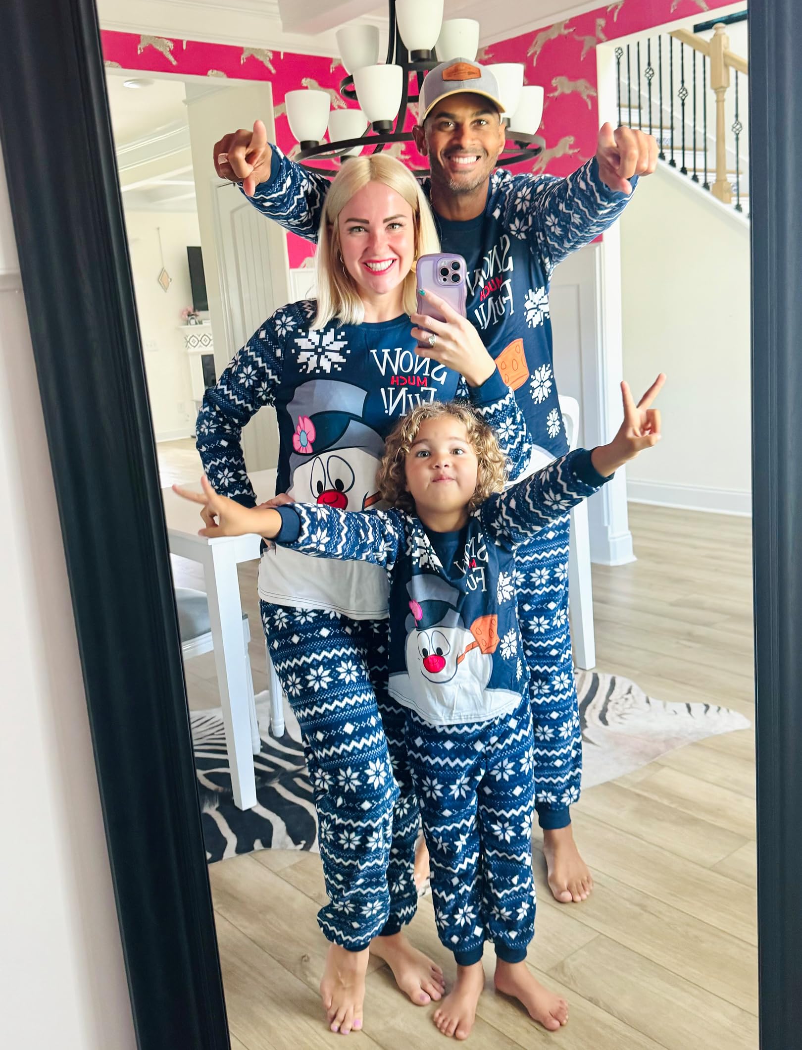 WARNER BROS Frosty the Snowman Family Christmas Pajamas for Adults: Long Sleeve Navy Blue Matching Outfits Set Suitable for Holidays- Pjs for Couples Men L