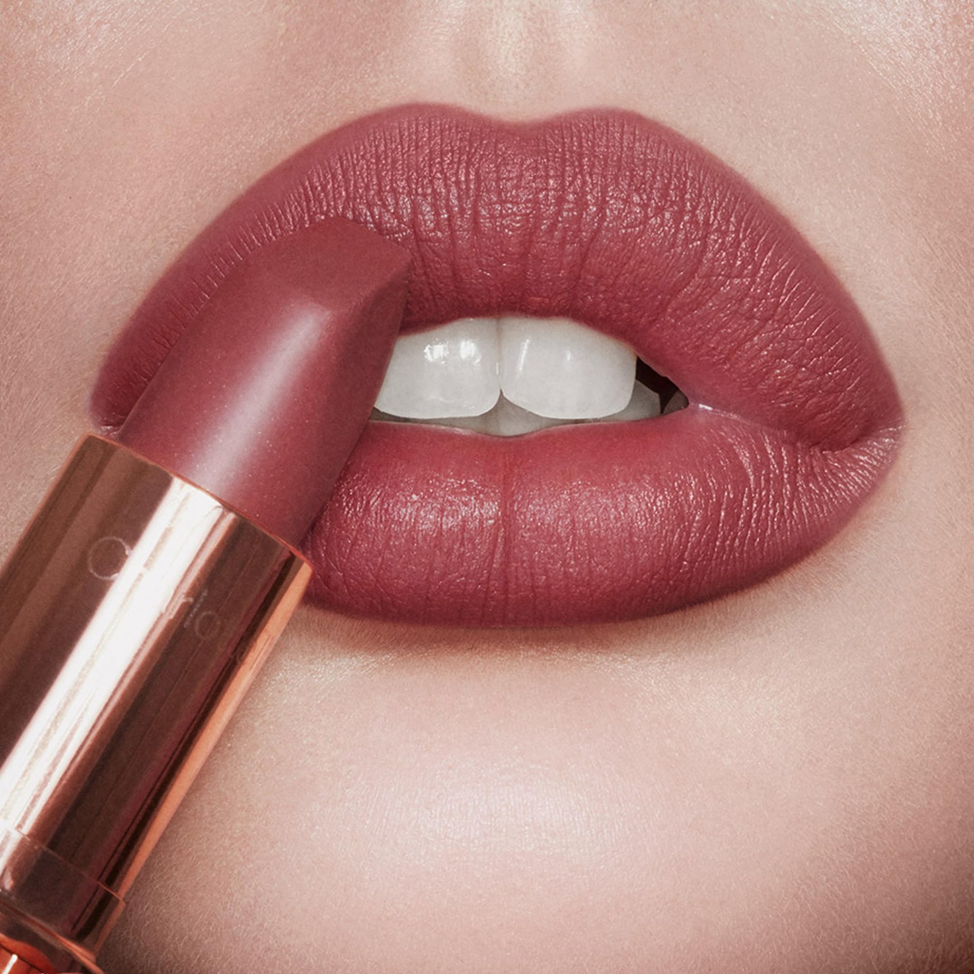 Charlotte Tilbury Matte Revolution Lipstick - Long Lasting, Matte Lipstick with Buildable Color & Lip-Loving Ingredients - Creamy, Easy to Blend Formula - Pillow Talk Medium