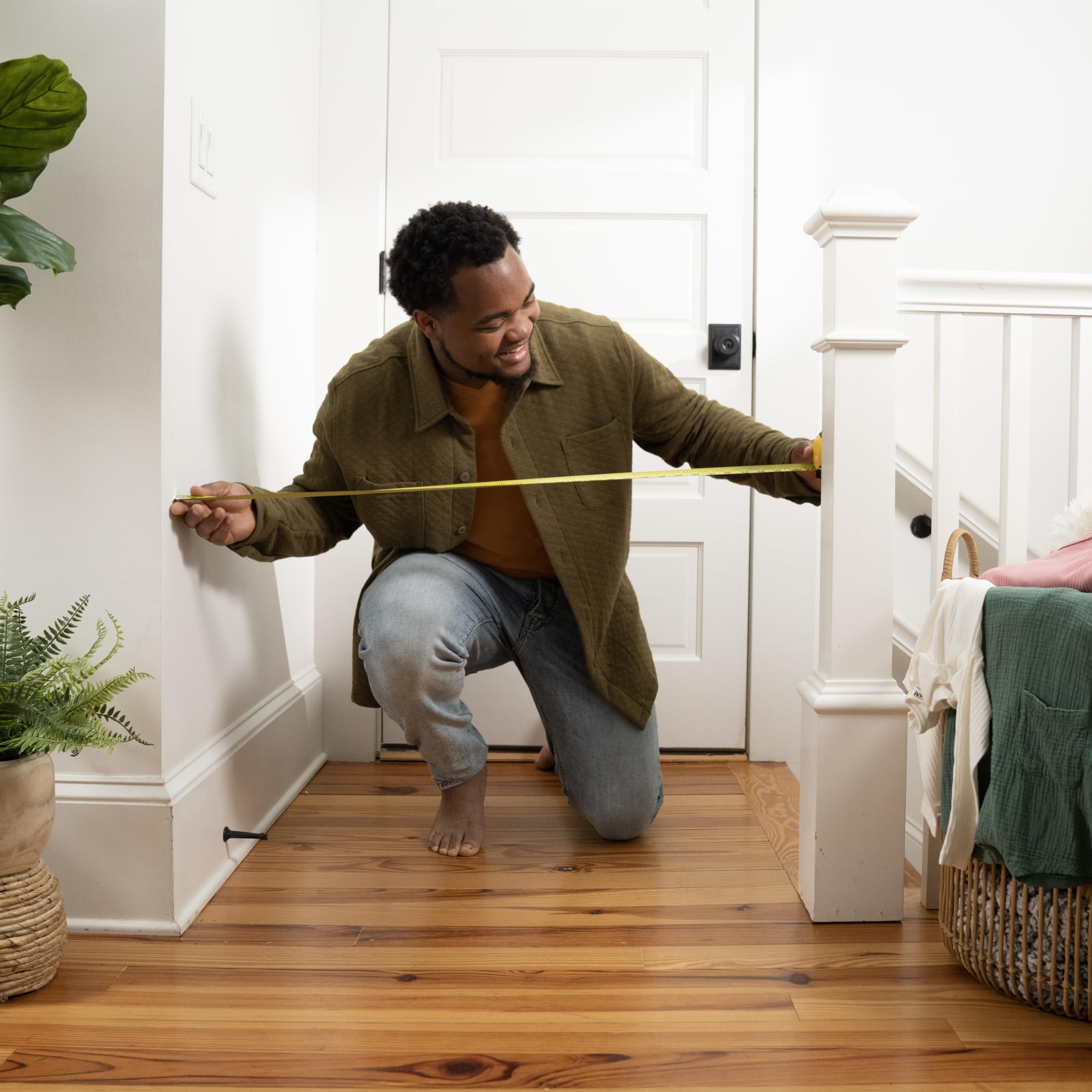 Summer Infant Everywhere Extra Wide Walk-Thru Safety Pet and Baby Gate, 28.75" - 39.75" Wide, 30" Tall, Pressure or Hardware Mounted, Install In-between Rooms, Doorways & Stairways - White Metal