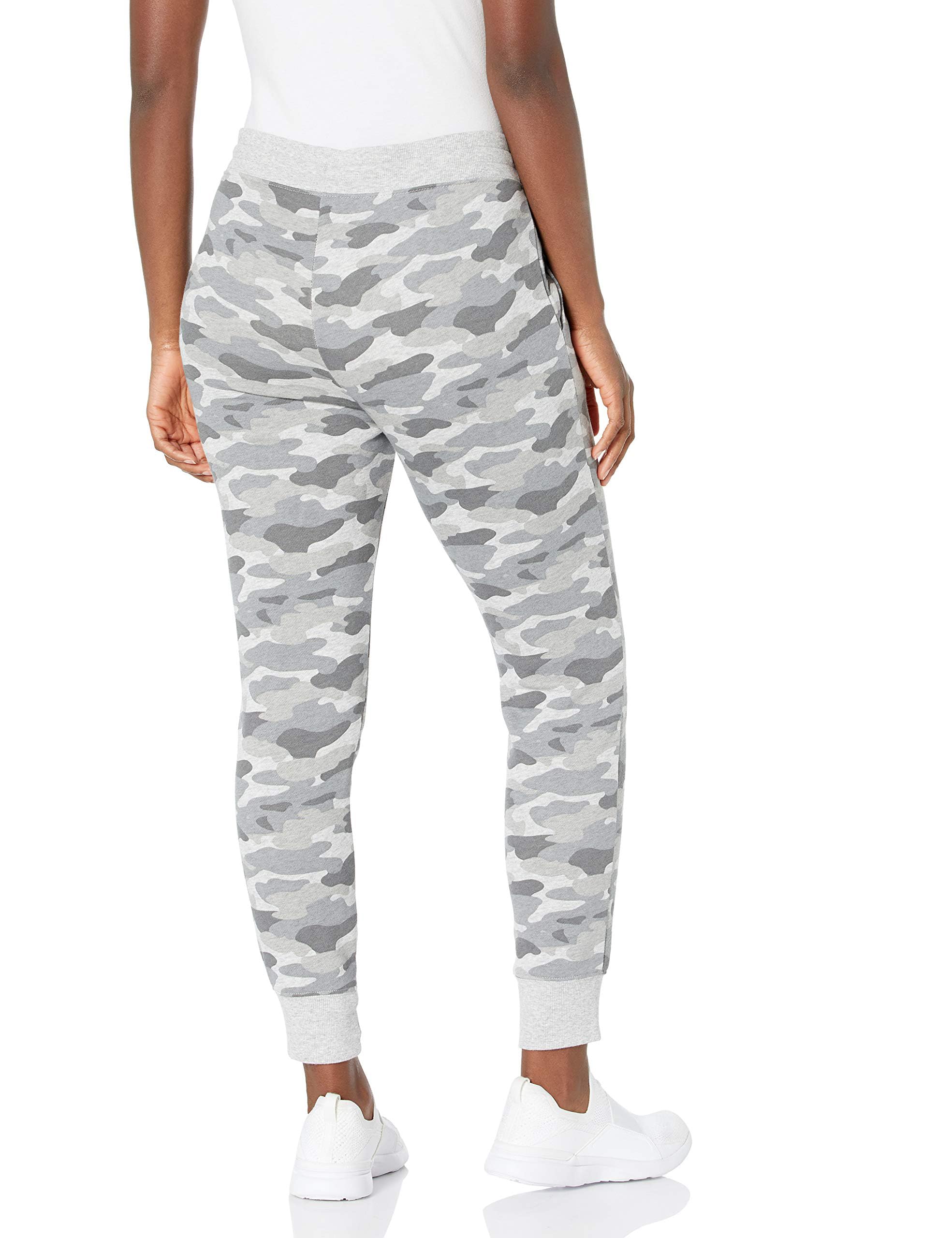 Amazon Essentials Women's Fleece Jogger Sweatpant (Available in Plus Size), Light Grey Camo, Large