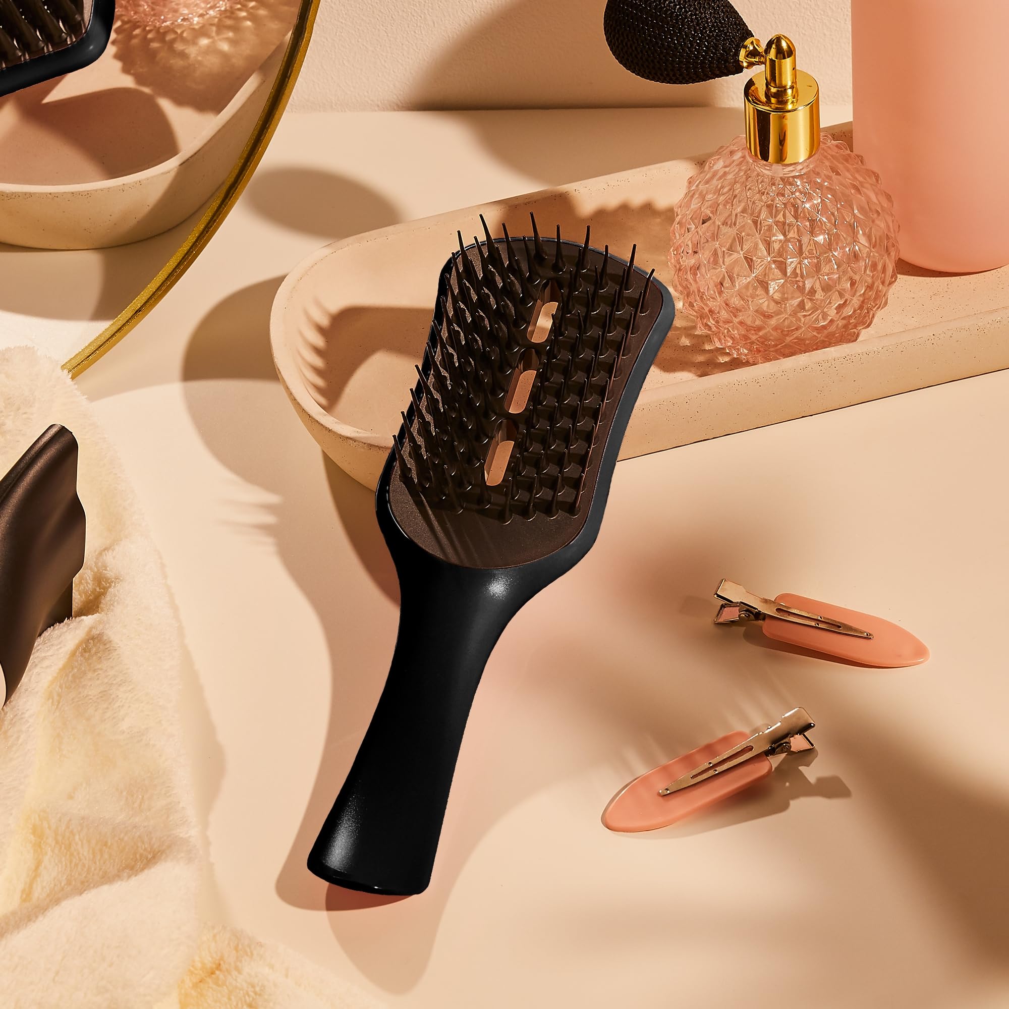 Tangle Teezer Ultimate Blow Dry Brush, Vented Hair Brush for a Quick & Easy Blowout, Adds Volume & Lift, for Fine to Medium Hair Types, Jet Black