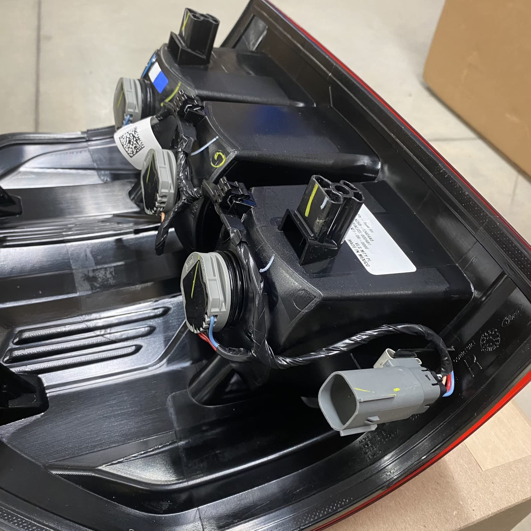 Ford 21-23 Maverick RH Passenger Halogen Tail Lamp Assembly NZ6Z13404A