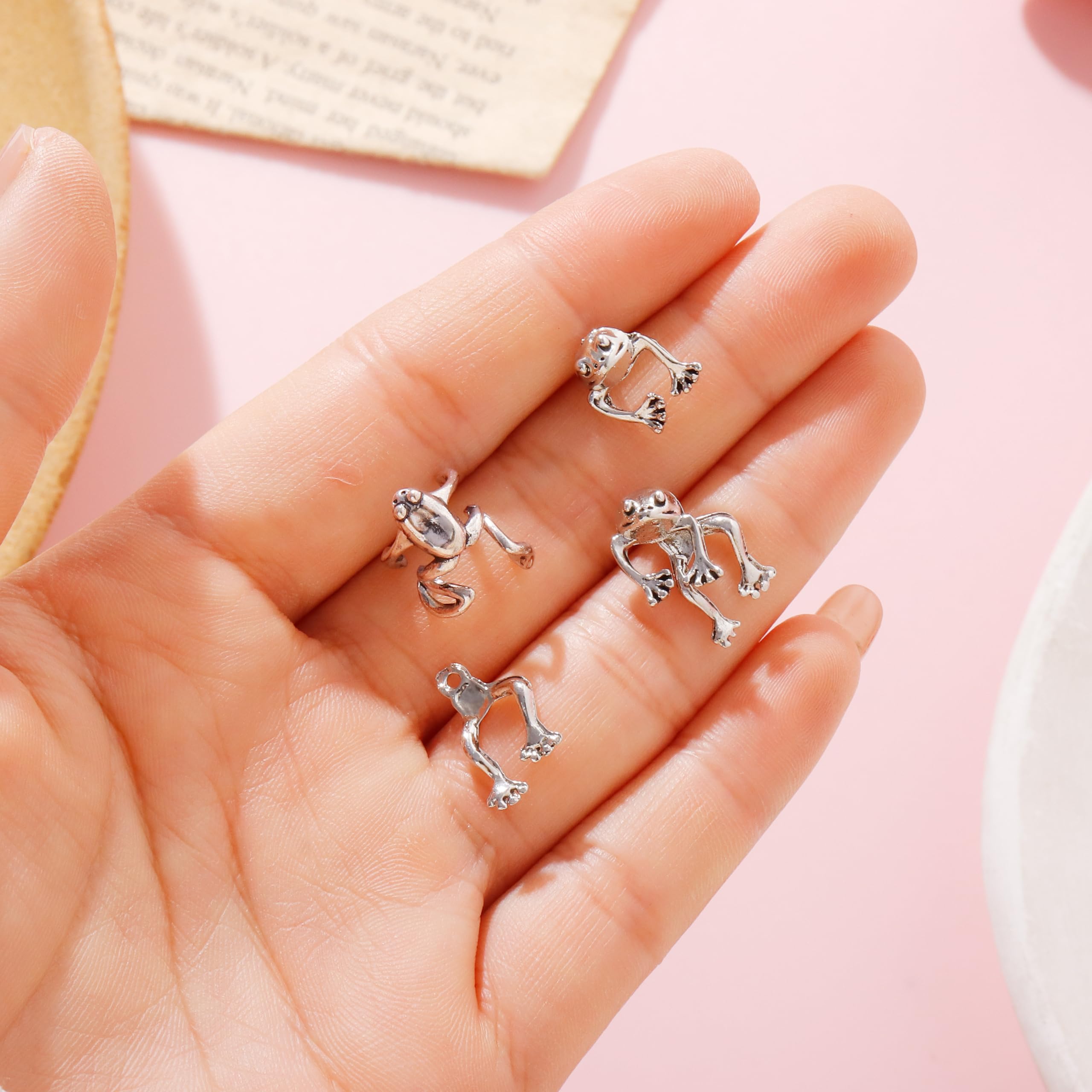 Silver Frog Earrings for Women Vintage Frogs Shaped Stud Earrings Funny Cute 3D Earrings Animal Earrings Jewelry Gifts