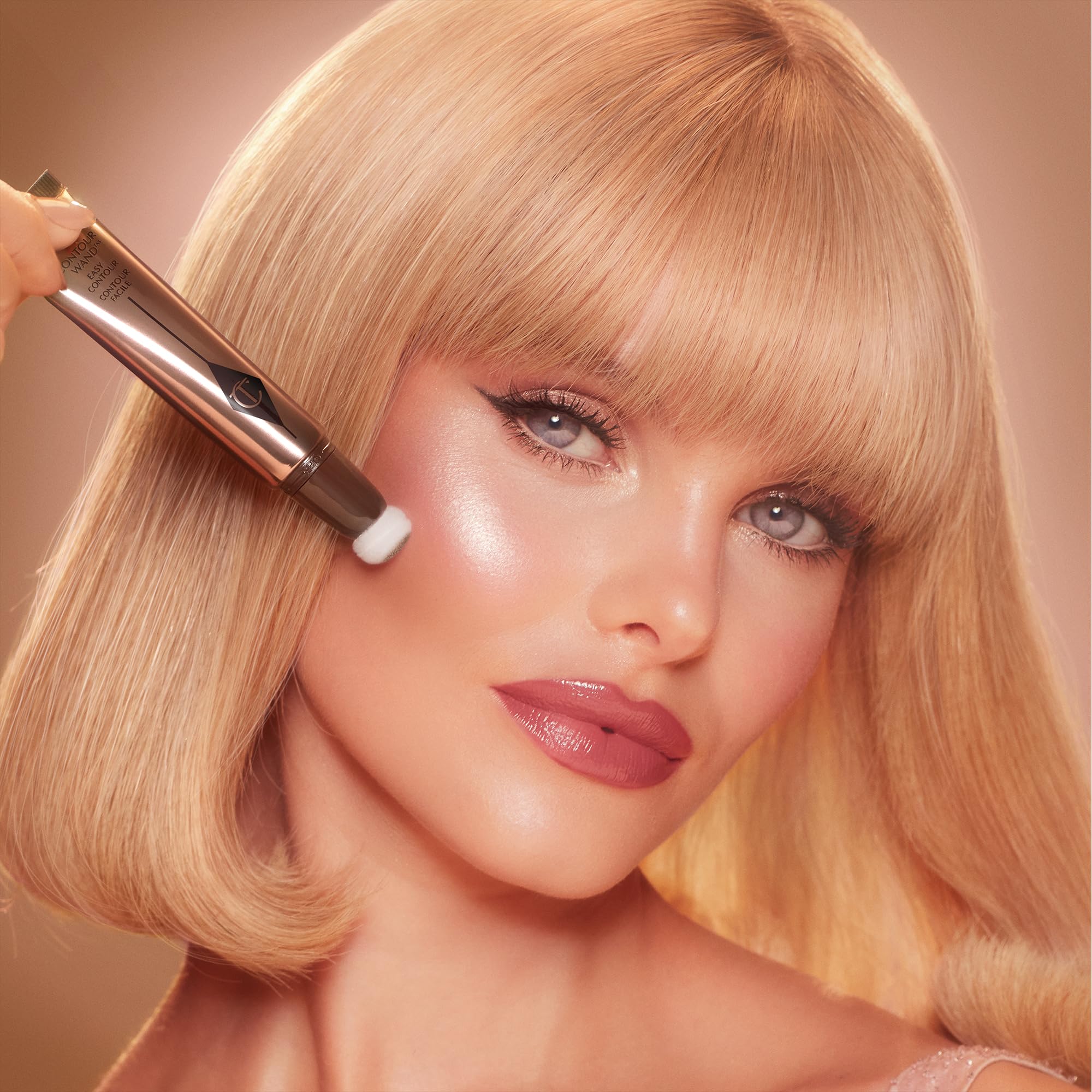 Charlotte Tilbury Hollywood Liquid Contour Wand - Easy-to-Use Contour Stick & Liquid Bronzer for Sculpting & Shaping - Leaves a Natural-Looking Sculpted Finish - Fair/Medium