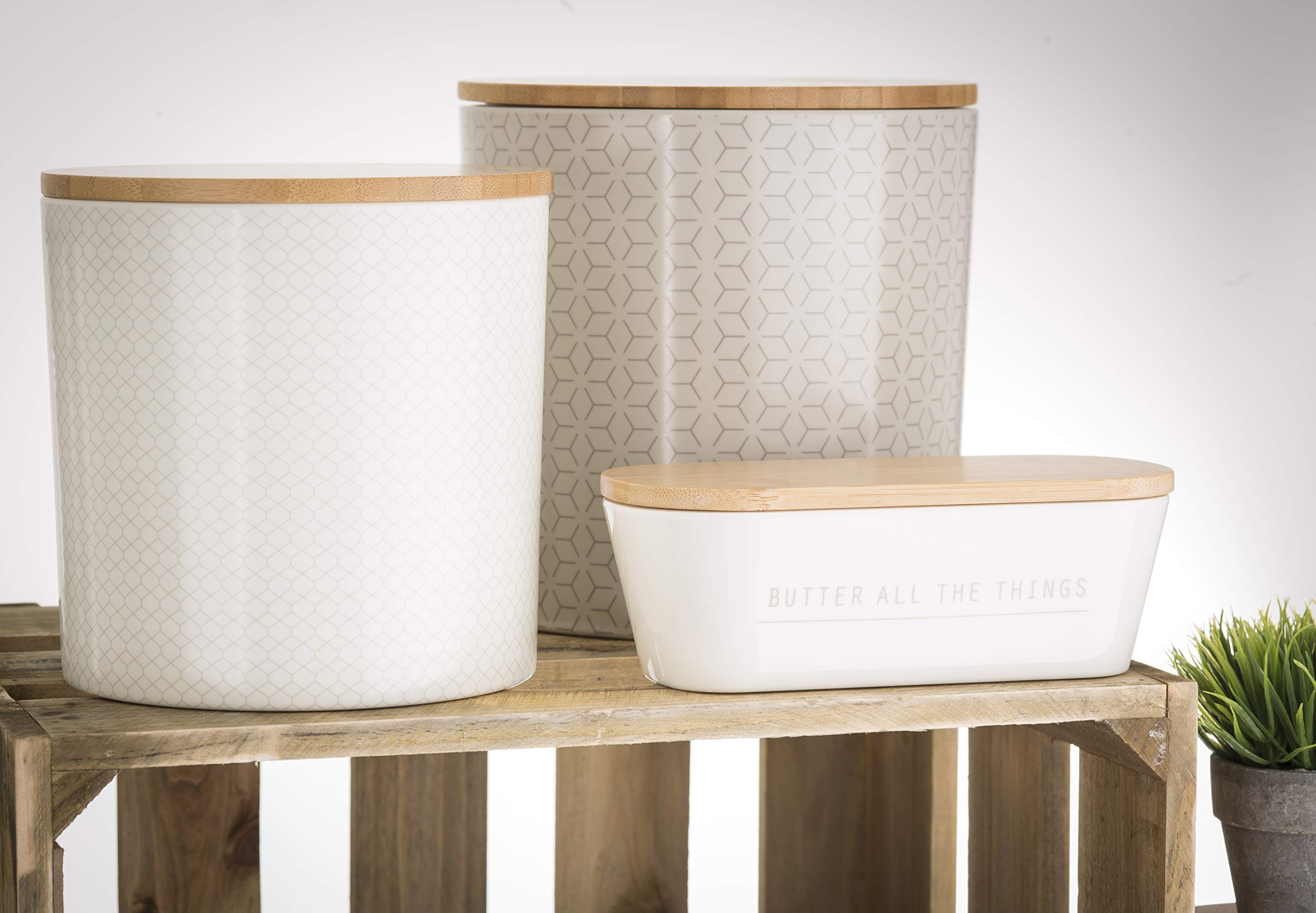 Tablecraft Butter Dish with Lid, 7.75 x 3.25 x 2.5, Melamine