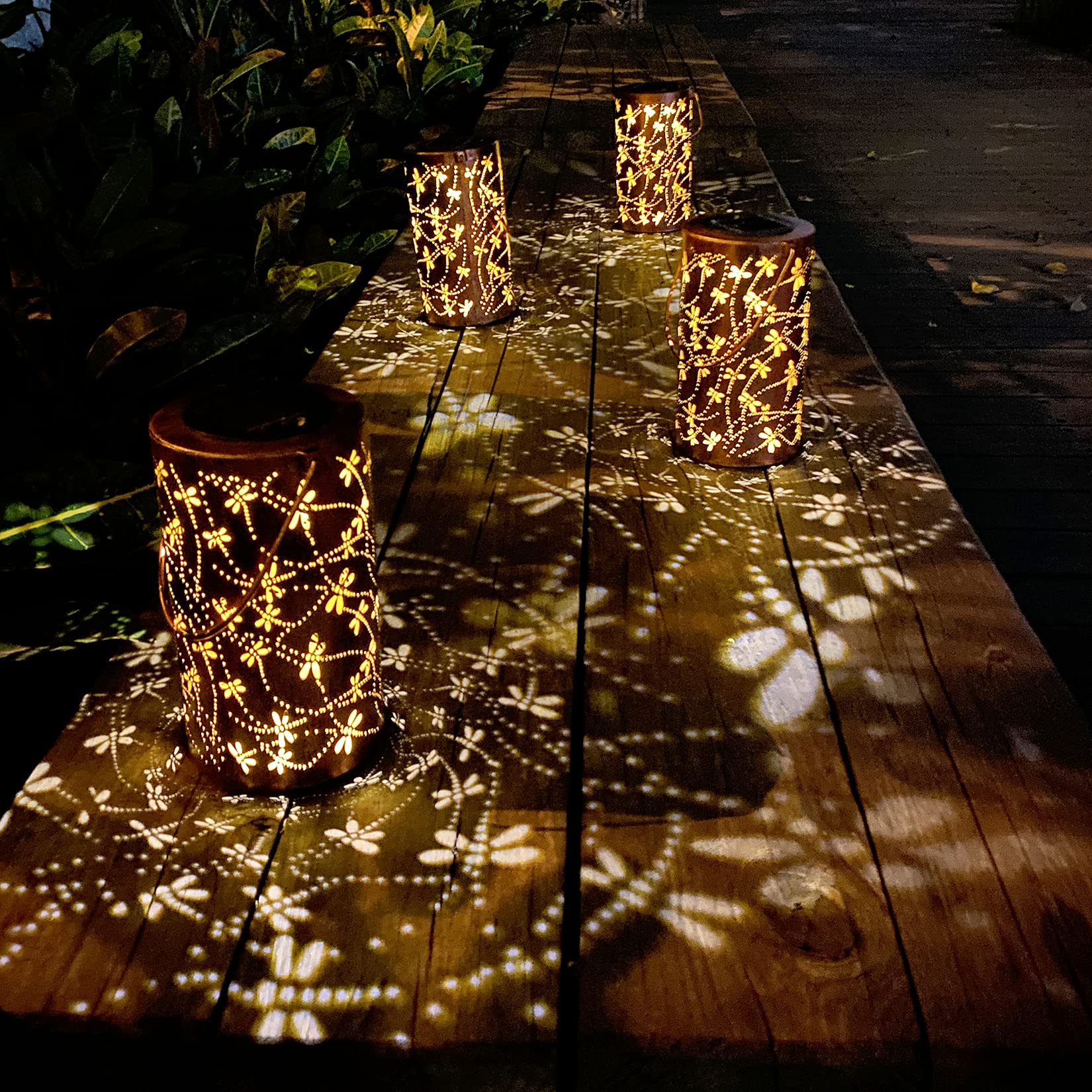 Solar Lanterns Outdoor Hanging Lantern Lights, Dragonfly Hollowed-Out Metal Decor Lantern, Waterproof LED Decorative Garden Light - Delicate Garden Decoration for Patio, Yard, Pathway, Landscape