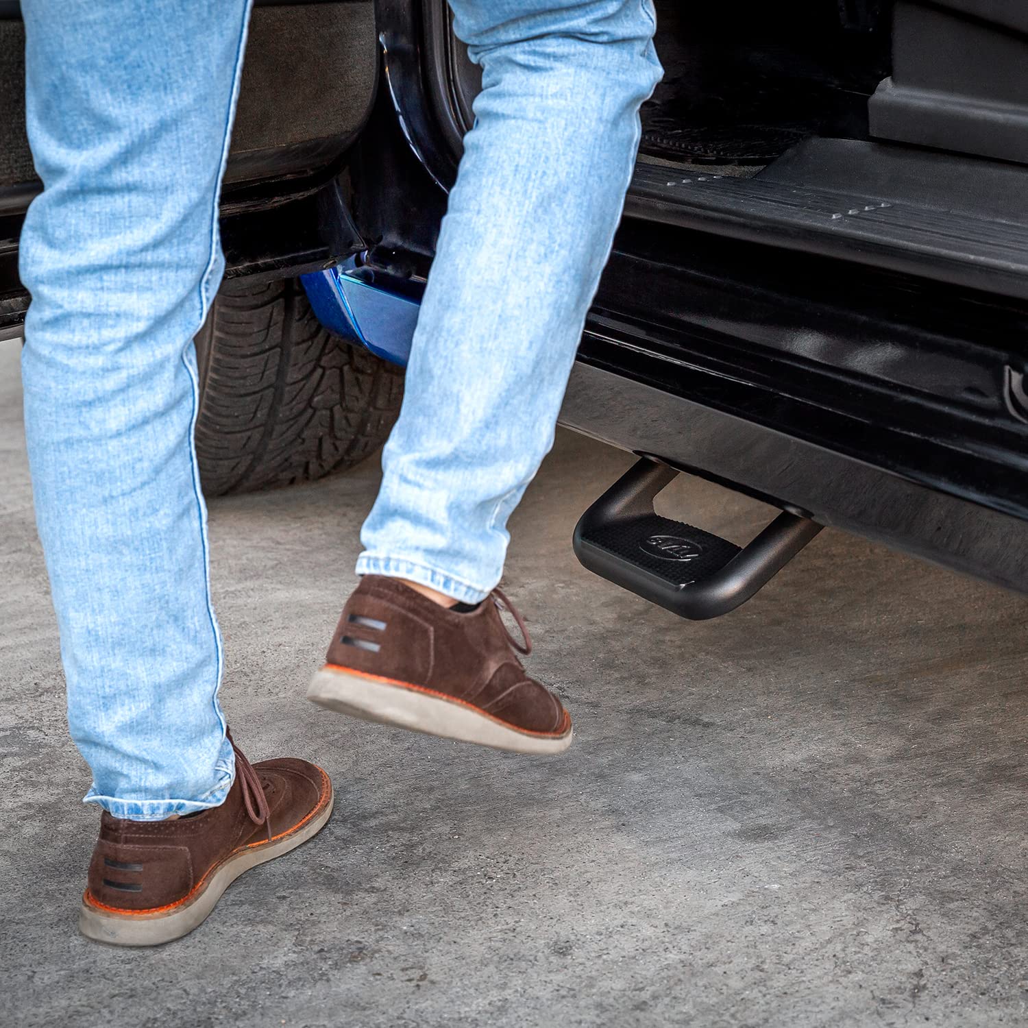 Bully BBS-1103 Truck Black Powder Coated Side Step Set, 2 Pieces (1 Pair), Includes Mounting Brackets - Fits Various Trucks from Chevy (Chevrolet), Ford, Toyota, GMC, Dodge RAM and Jeep