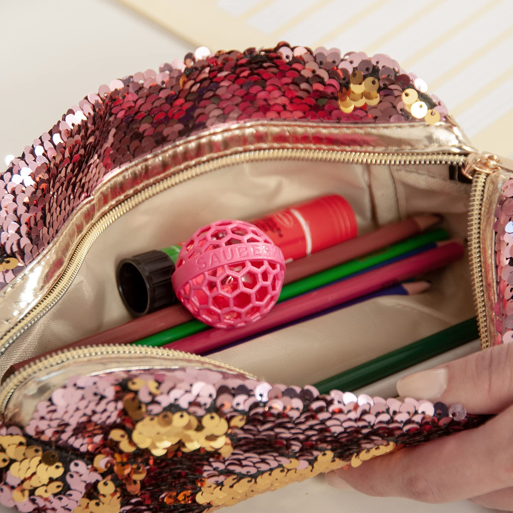 Sauberkugel - The Clean Ball - The clever way of cleaning purses, bags, backpacks and school bags (Pink)