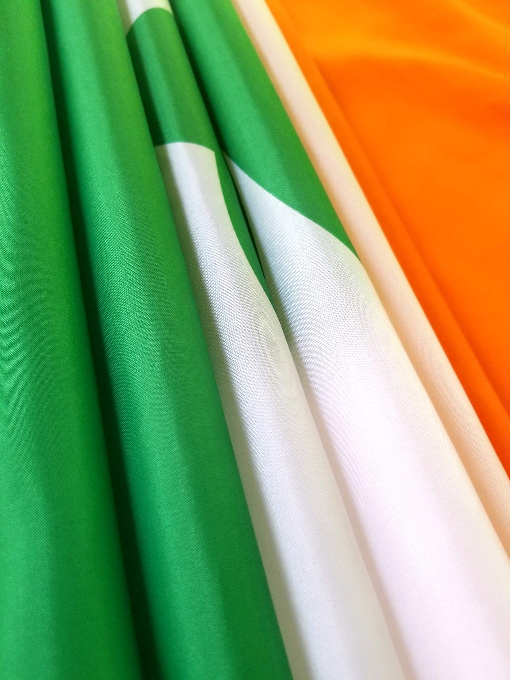 3x5 Ireland Shamrock Flag with 100% Polyester Fabric, Two Brass Grommets, and Double Stitched Edges, Ireland Flag 3x5 Foot Shamrock Flag St Patricks Day Flag Four Leaf Clover Flag Irish Shamrock Flag
