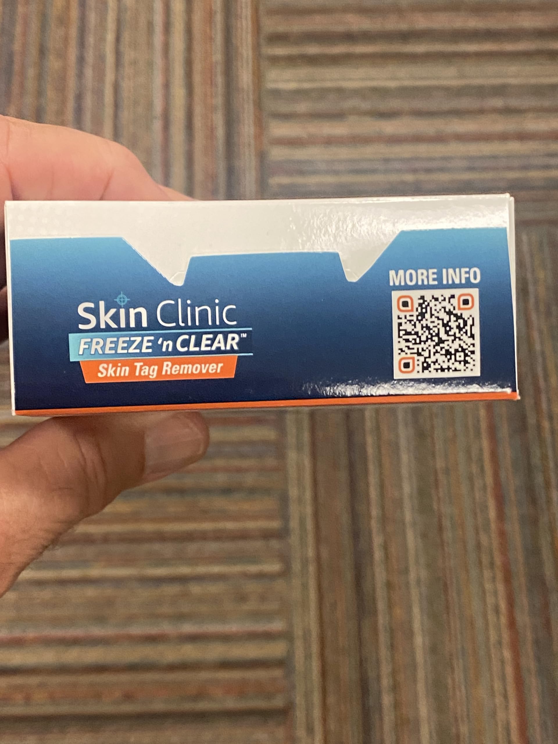 Skin Clinic FREEZE 'n CLEAR SkinTAG Remover (FDA-Cleared) at Home Cryo Kit (As Little As 1 Treatment) 8 Applicators + Tweezers