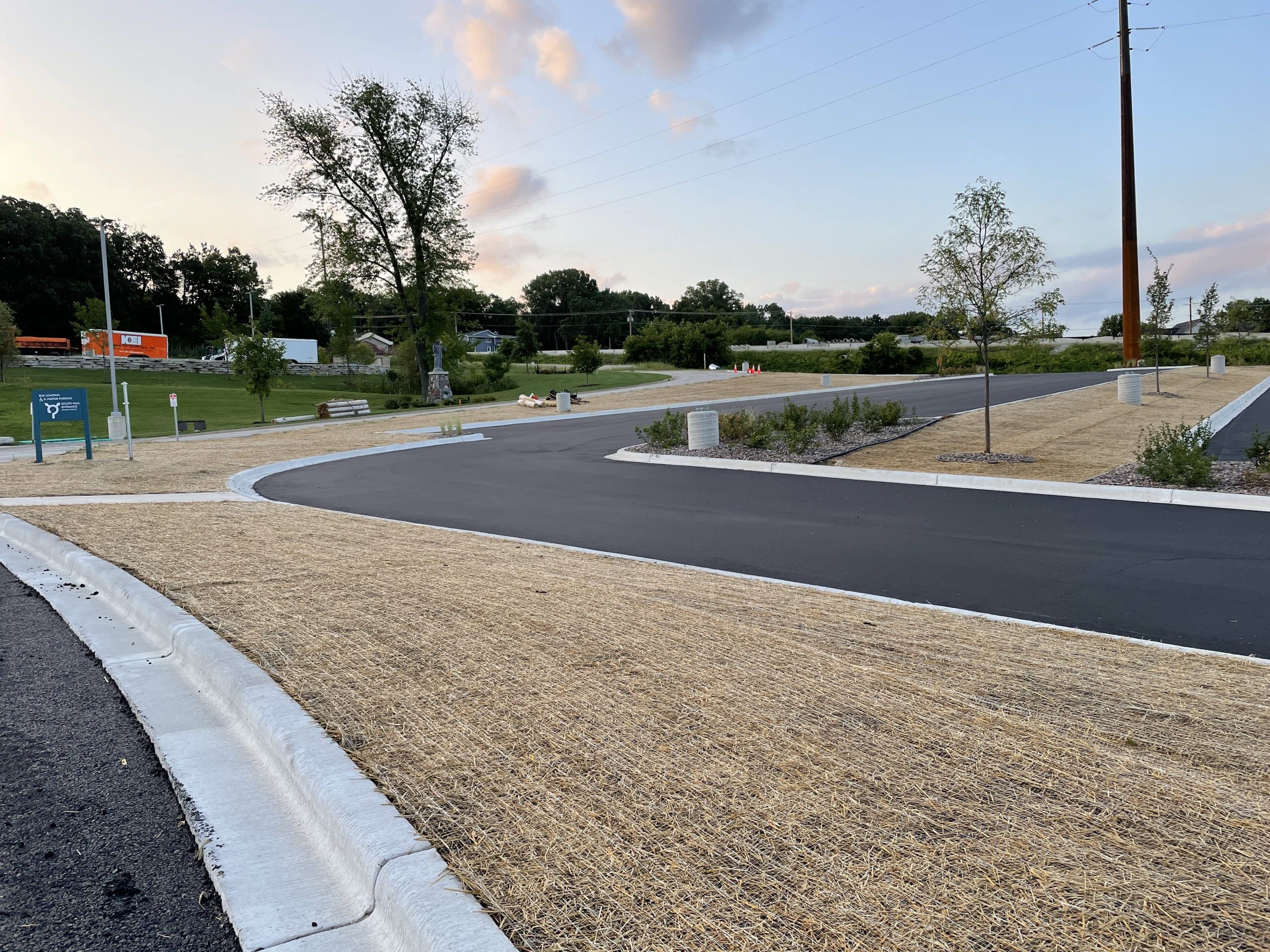 American Excelsior Company Premier Straw Erosion Control Blanket 4' X 50' - 200 sqft of Coverage