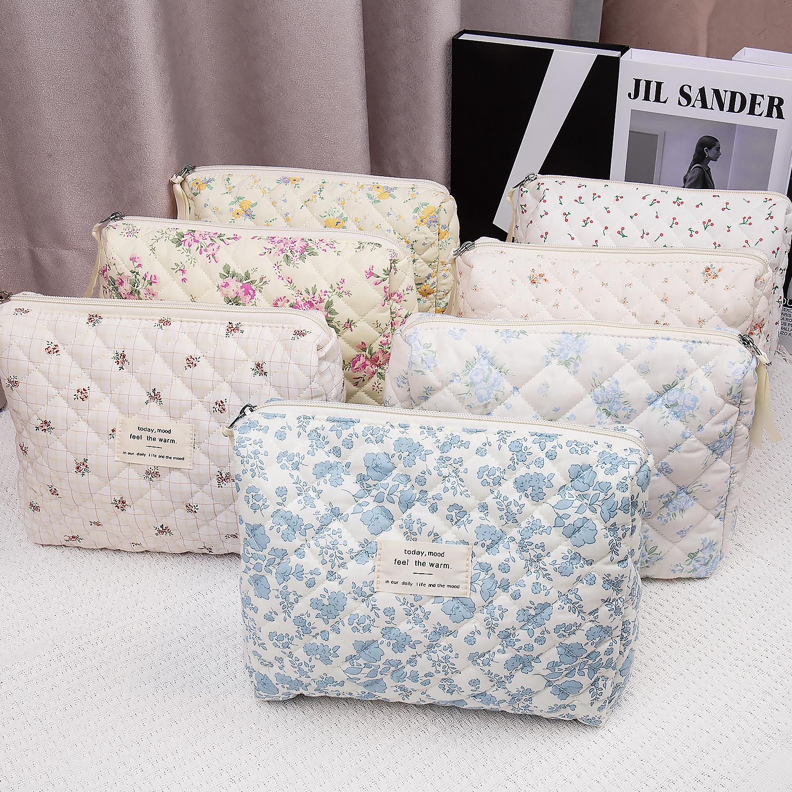 Floral Makeup Bag, Small Cosmetic Bag for Women Girls, Cute Cotton Makeup Bag, Quilted Makeup Bags, Flower Travel Toiletry Organizer Bag(Blue Floral)