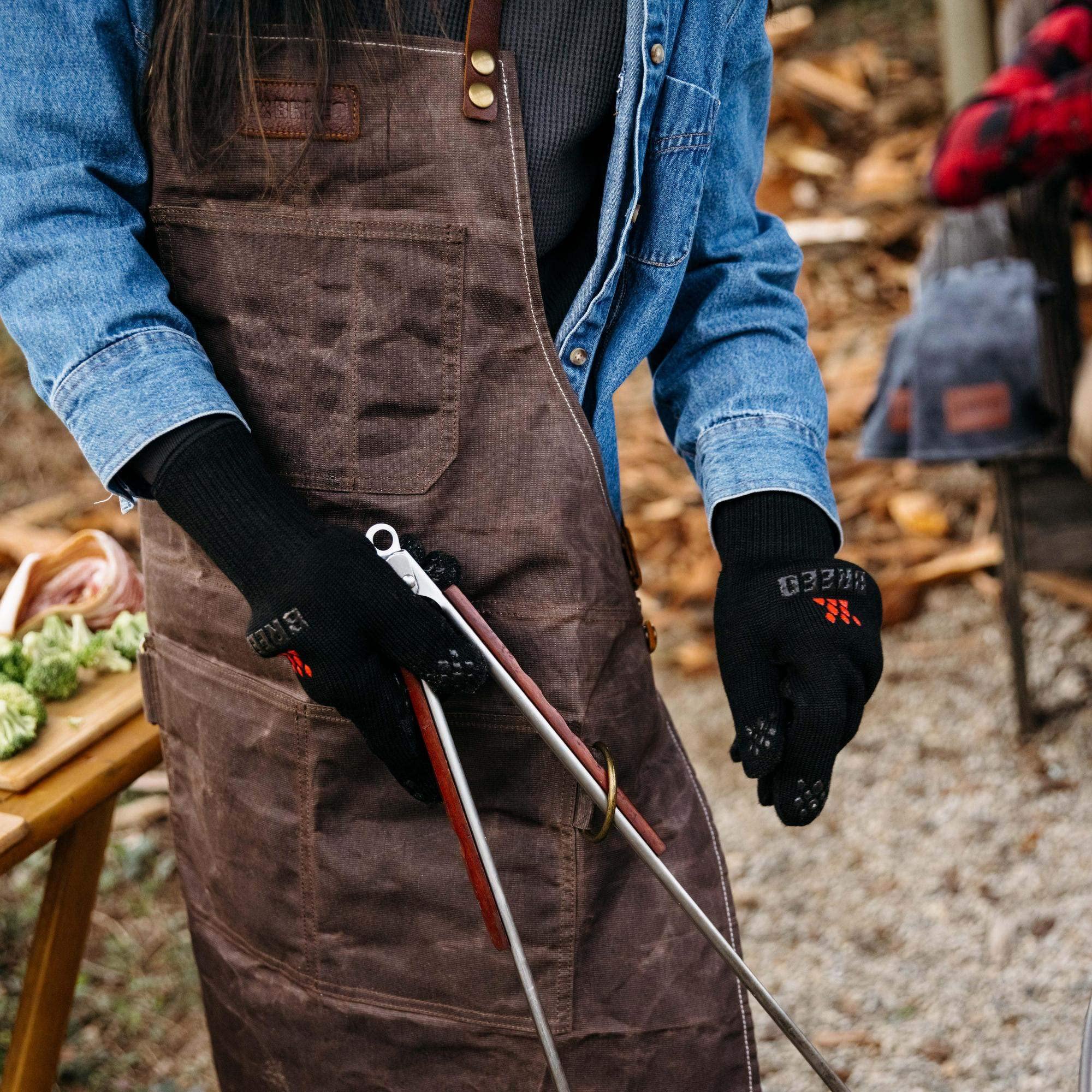 Breeo Waxed Canvas Apron - Leather Straps - D Rings & Pockets - Adjustable Straps