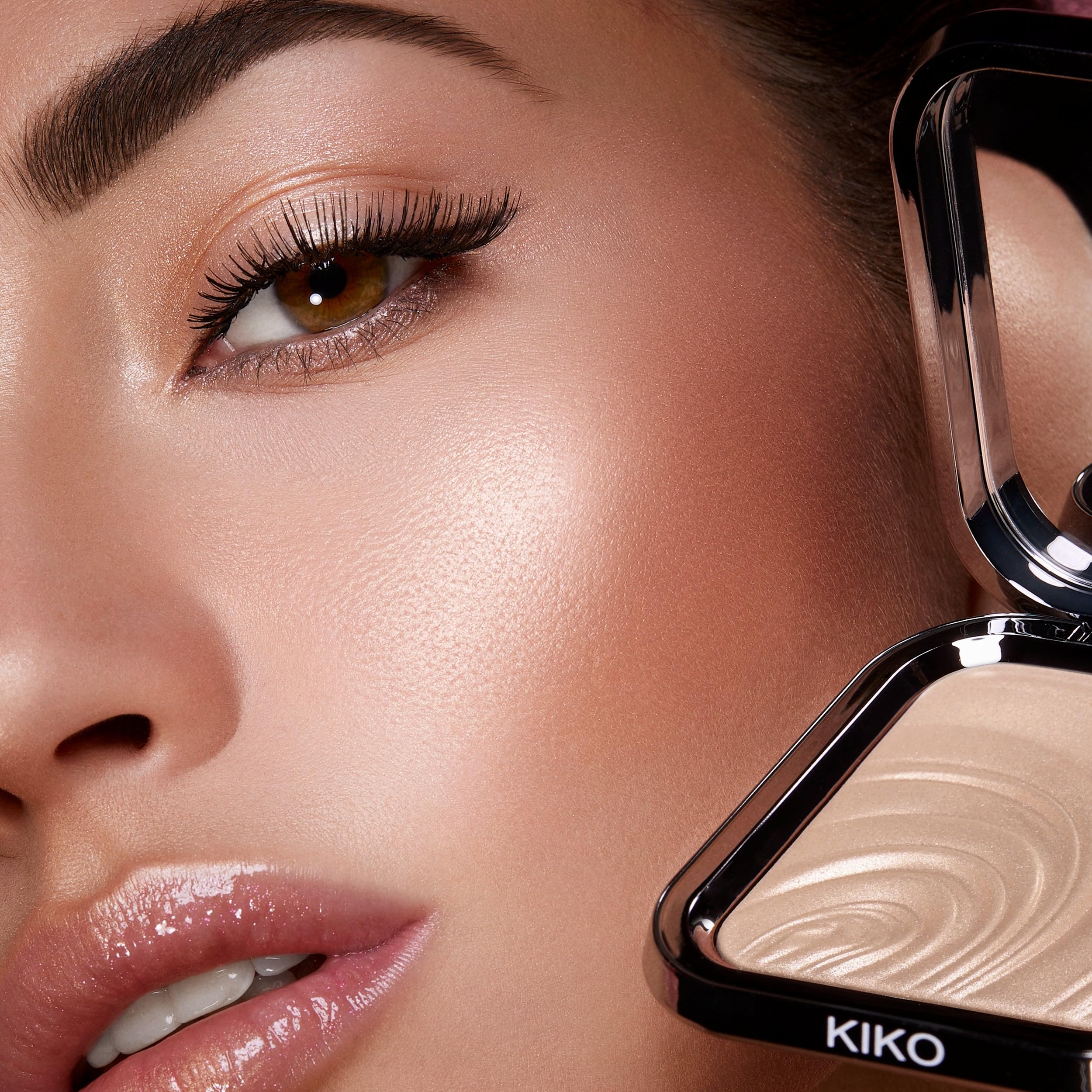 KIKO Milano Glow Fusion Intense Powder Highlighter 01 | Silky And Reflective Powder Highlighter