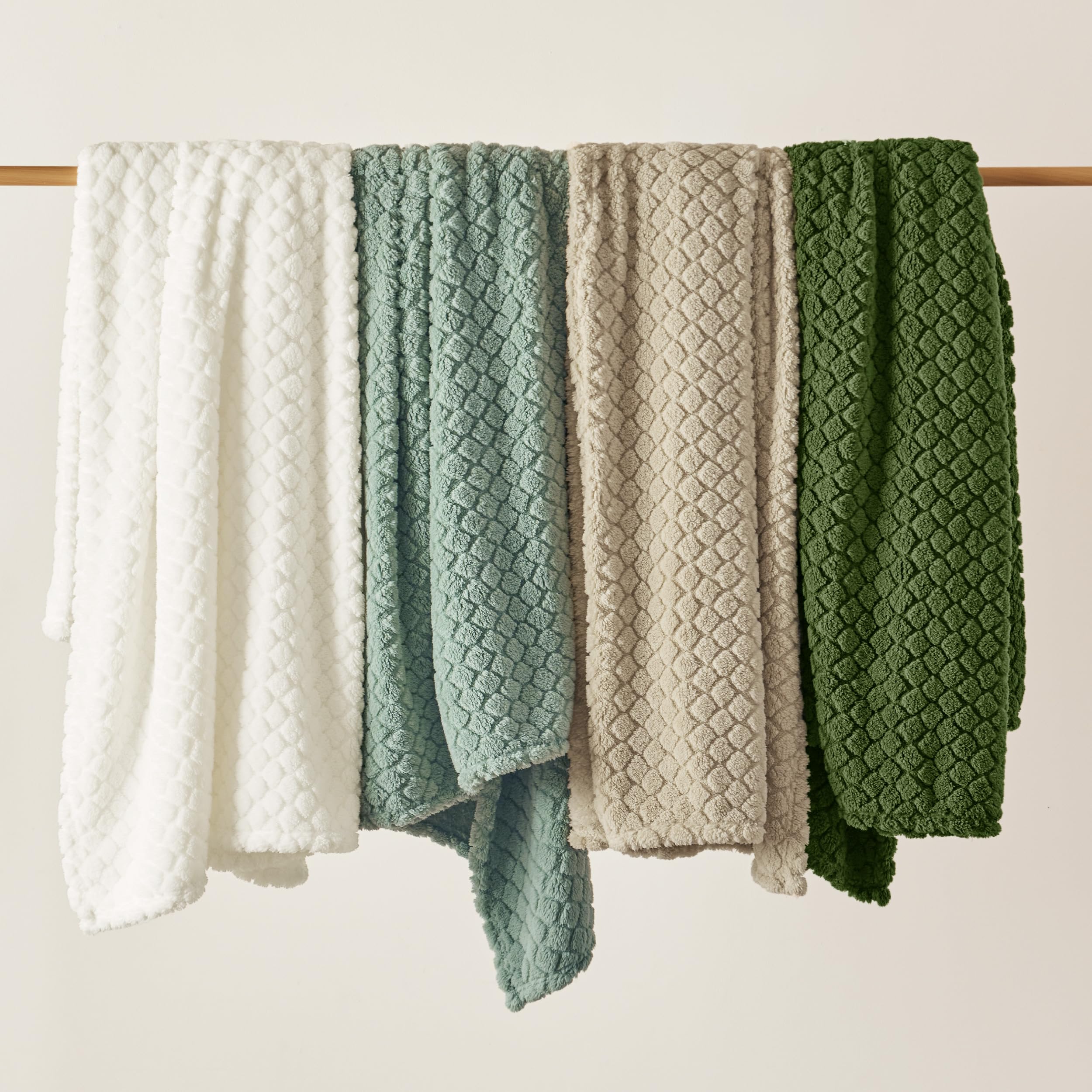 Bedsure Sage Green Throw Blanket for Couch - Super Soft Cozy Blankets for Women, Cute Small Blanket for Girls, 50x60 Inches