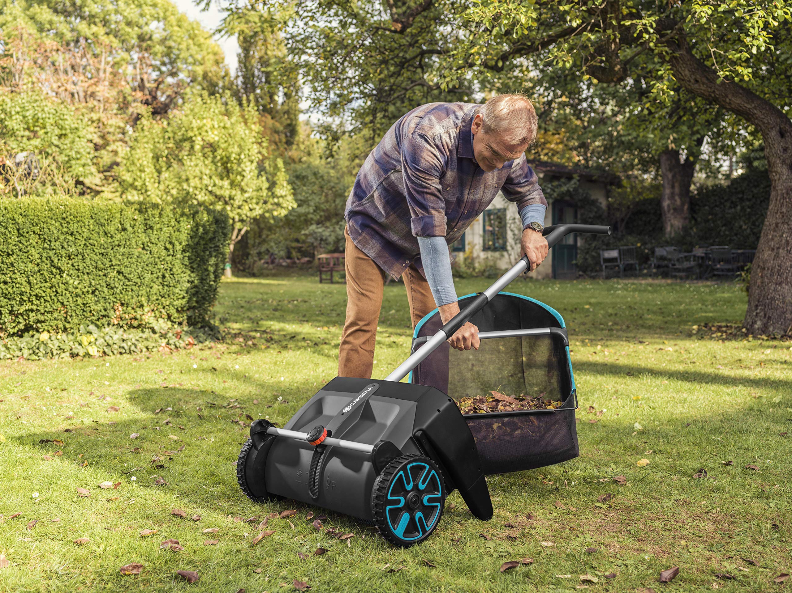 Gardena (03565-20) Lawn and Leaf Collector, Durable and Easy to Manuever Push Lawn and Leaf Sweeper with Large Capacity 3.2 cu. ft. Mesh Collection Hopper Bag, 5 Year Warranty