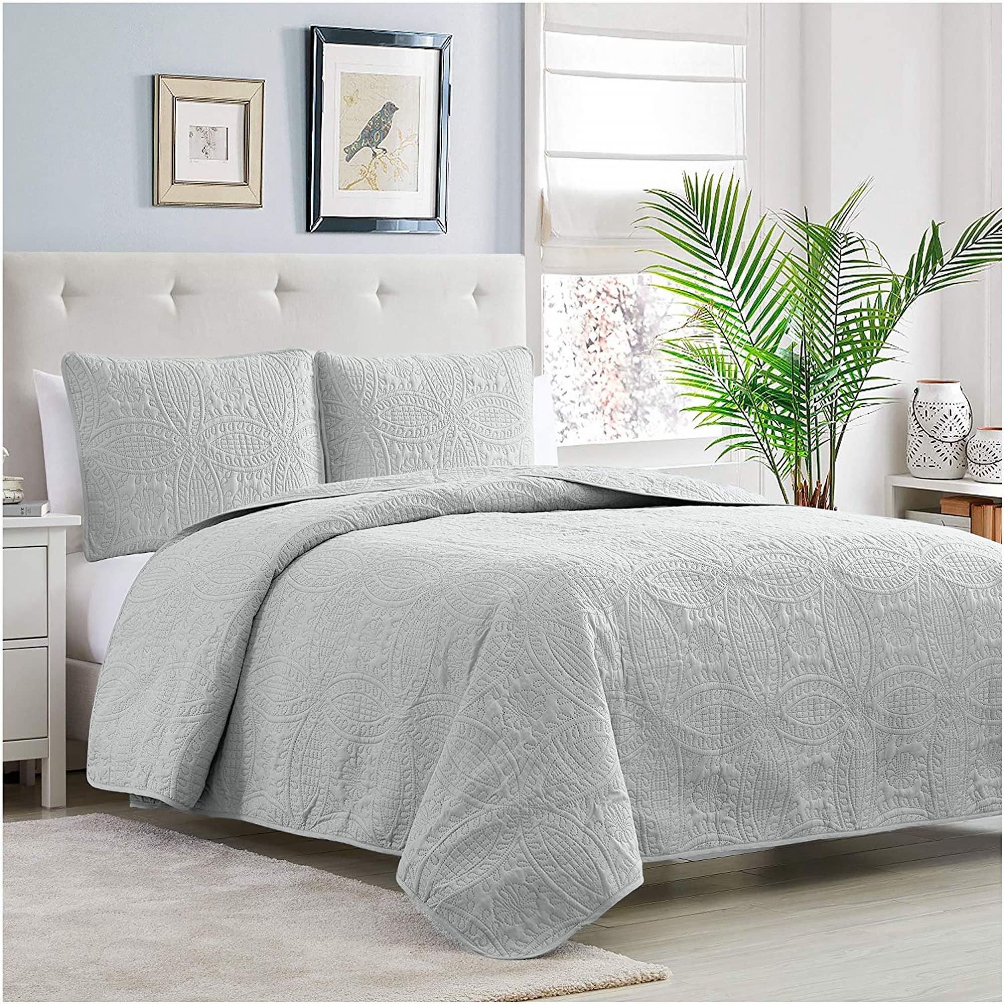 Mellanni Bedspread Coverlet Set + 6PC Sheets Set Bundle&Save - Iconic Collection Bedding - Bundle Includes: 3 Piece Oversized Quilt Set and 6 Piece Bed Sheet Set (King, Light Gray/Blush Pink)