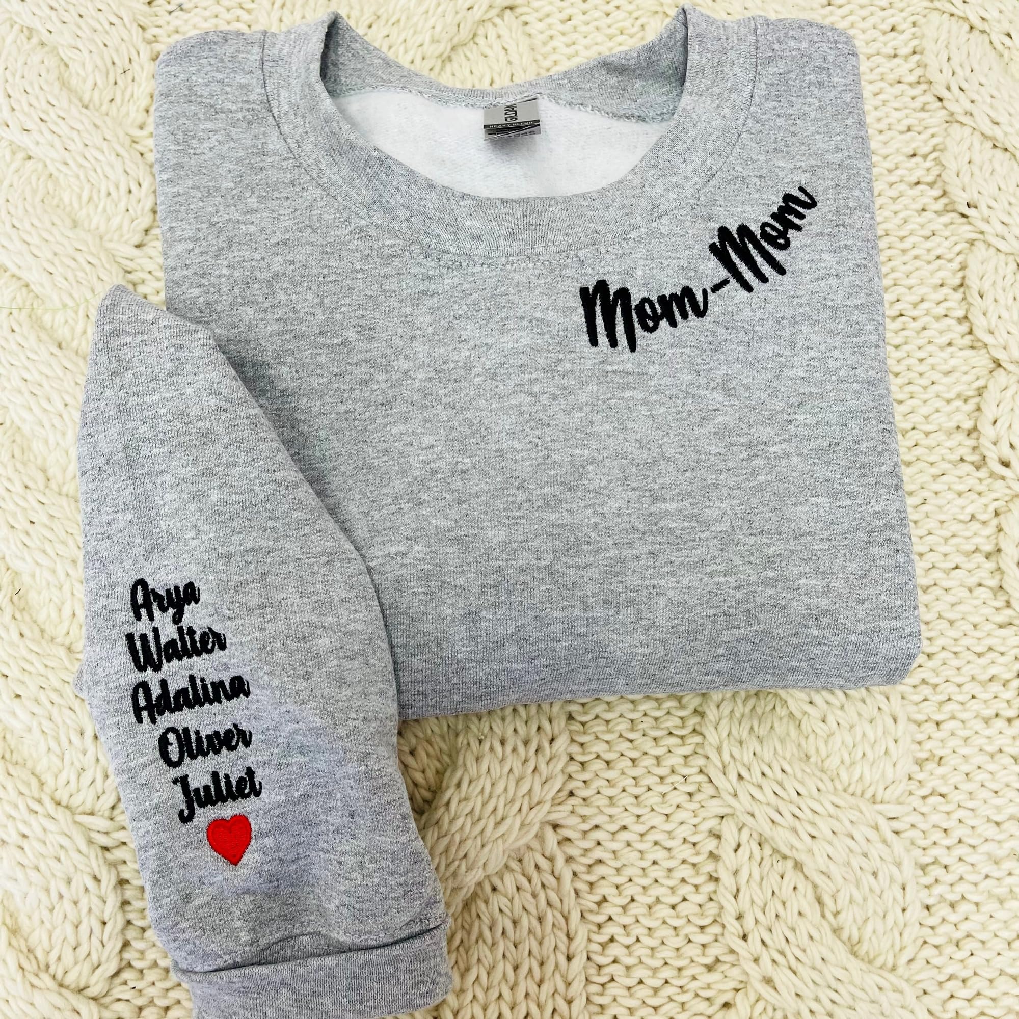 NAZENTI Women's 02 Grandma Sweatshirt, Personalized Mama Sweatshirt, Mommy Neckline Sweater, Christmas Shirt, Mother's Day Gift