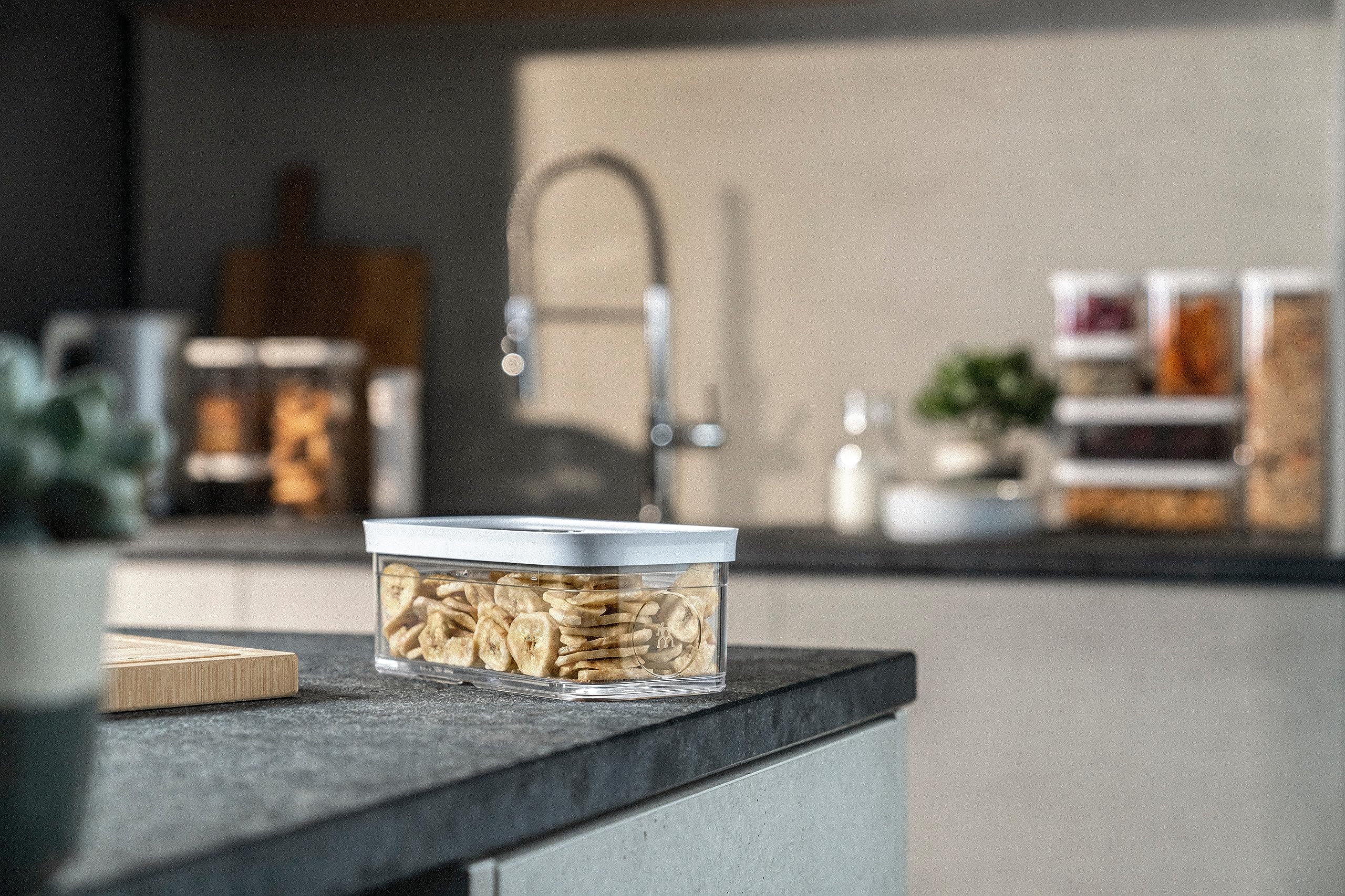 ZWILLING FRESH & SAVE CUBE Storage Container, Size M, Modular & Stackable Container, Airtight & Vacuum Storage, Dishwasher Safe, Transparent